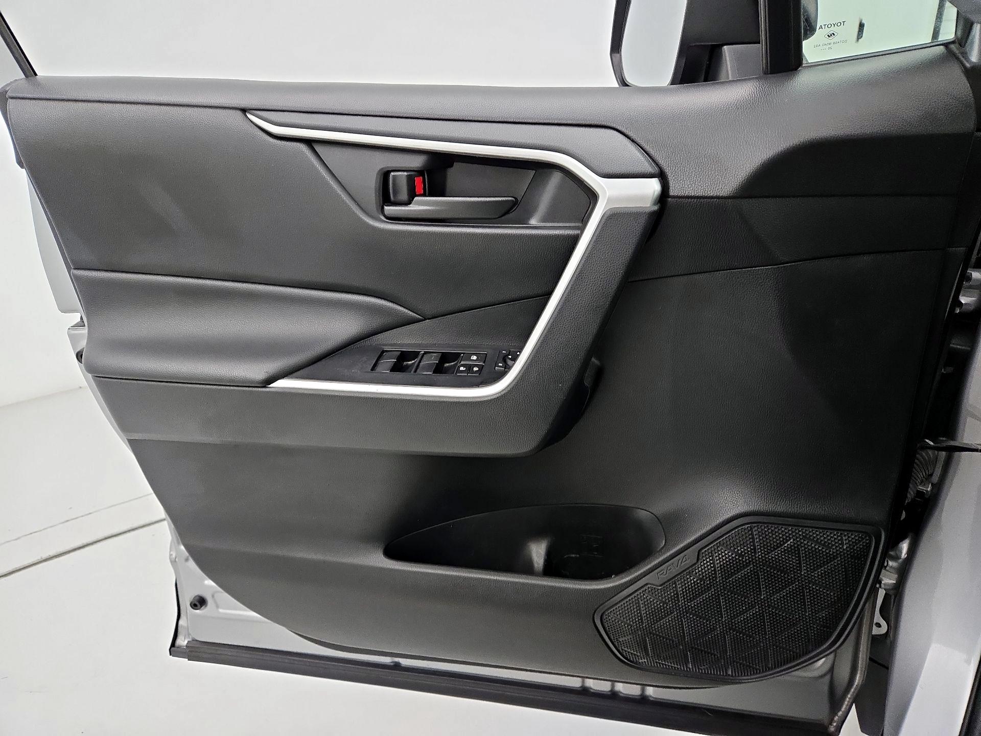 Thumbnail: 2021 Toyota RAV4 - 12