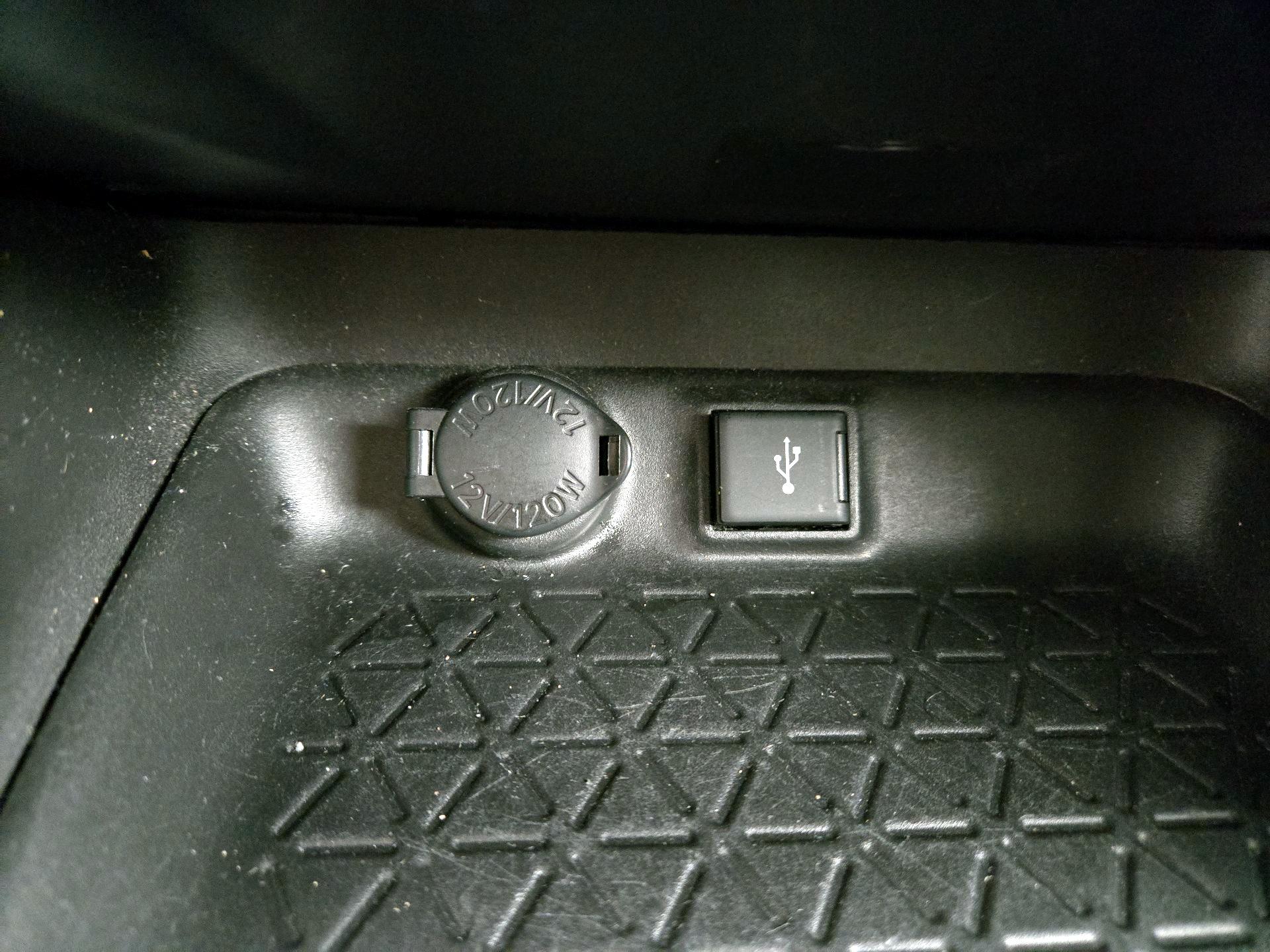 Thumbnail: 2021 Toyota RAV4 - 18