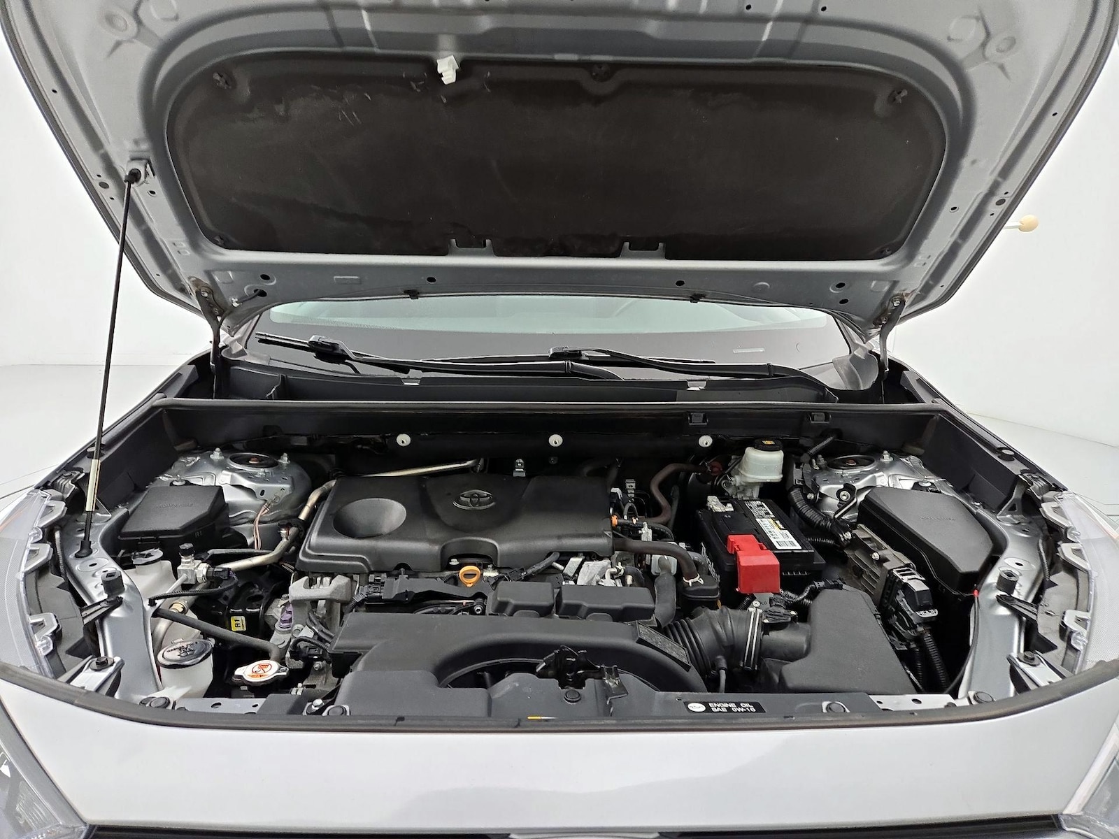 2021 Toyota RAV4 LE - Photo 22