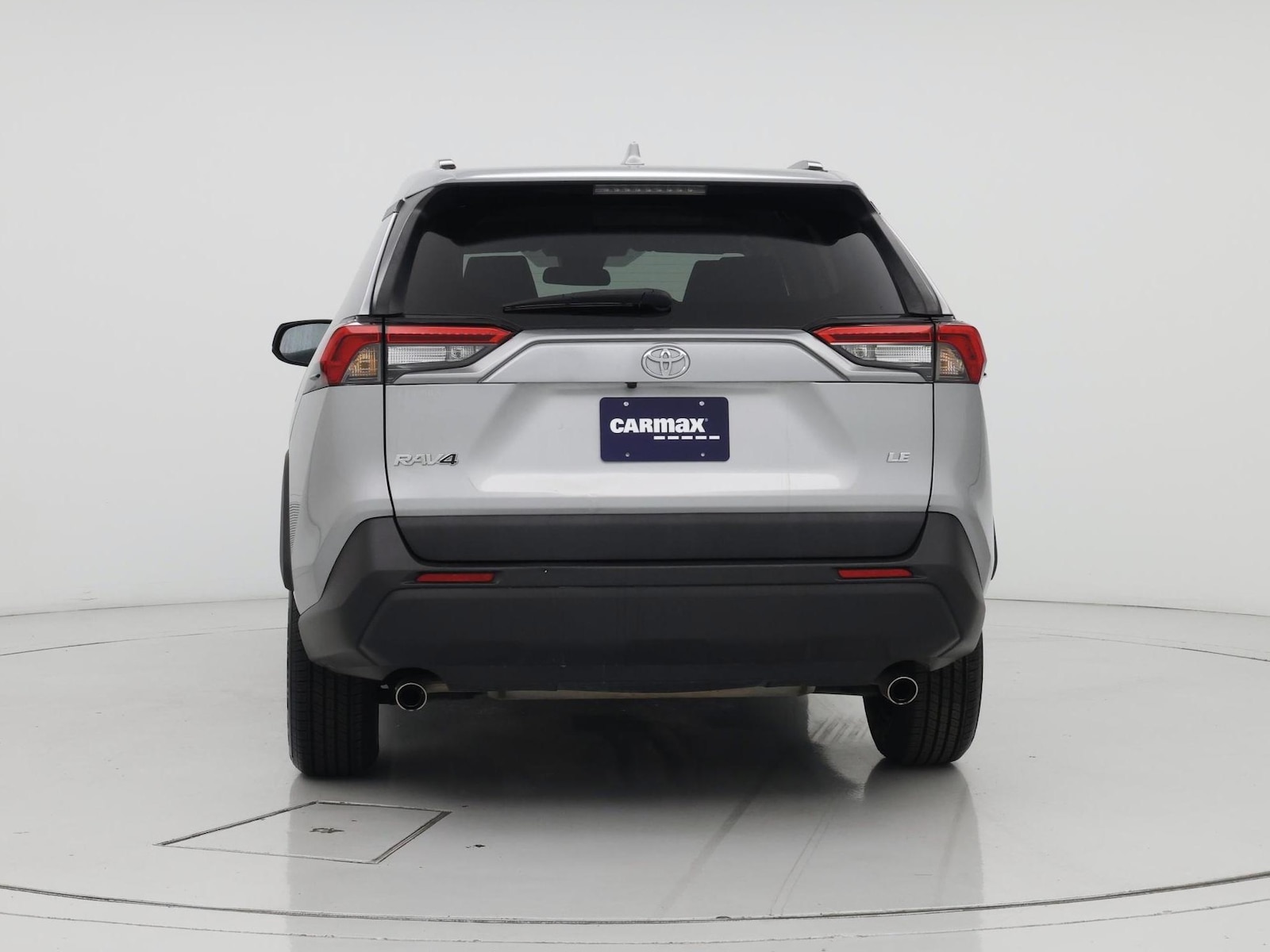 2021 Toyota RAV4 LE - Photo 7