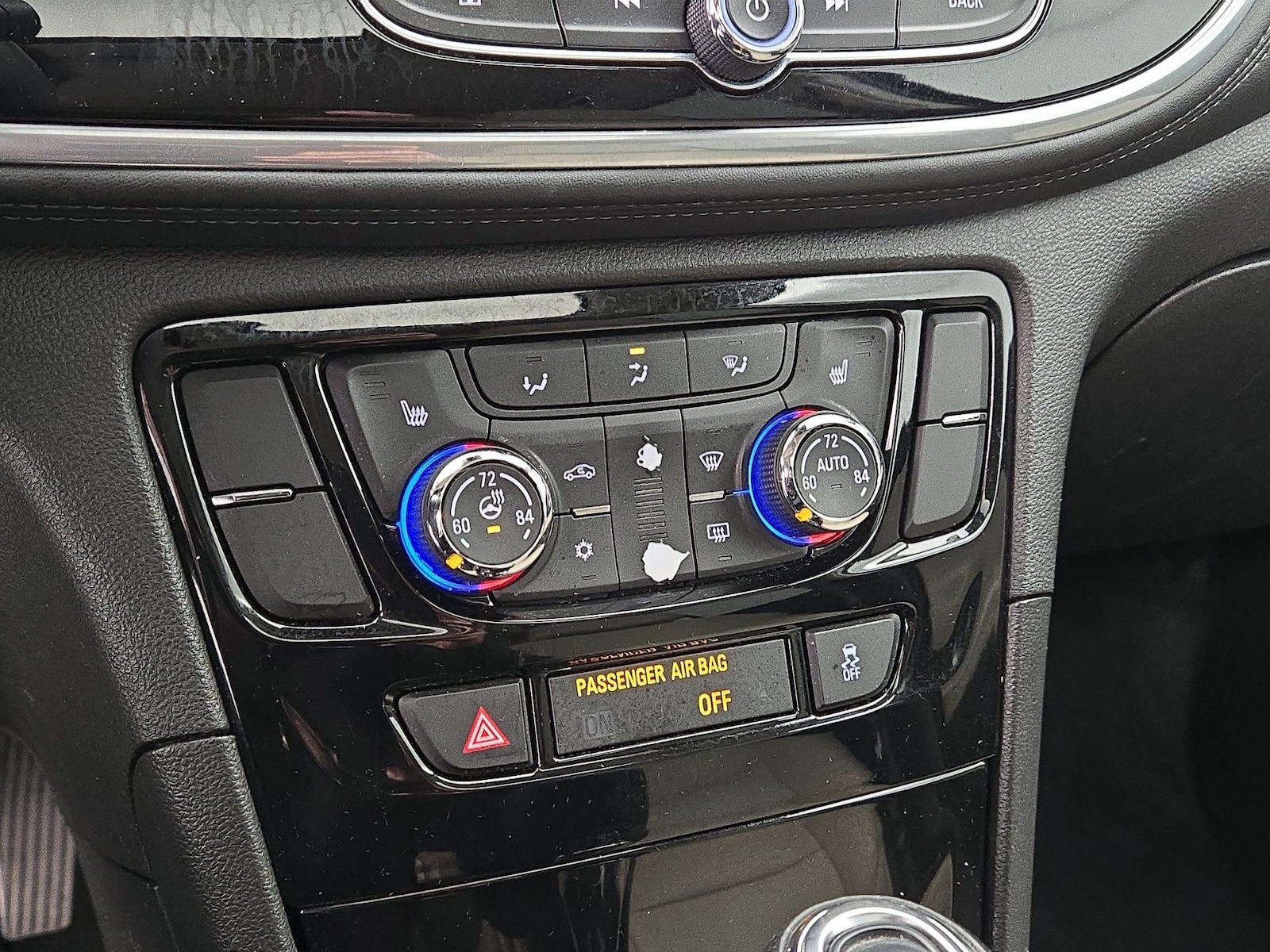 2019 Buick Encore Essence - Photo 17