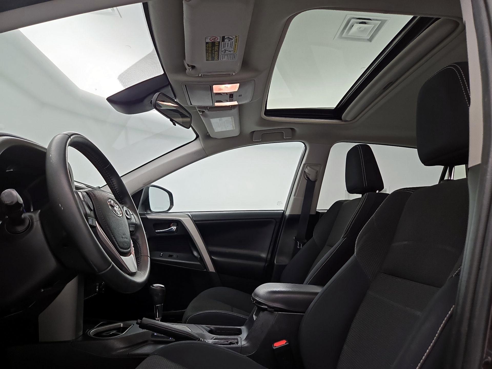 Thumbnail: 2016 Toyota RAV4 - 19