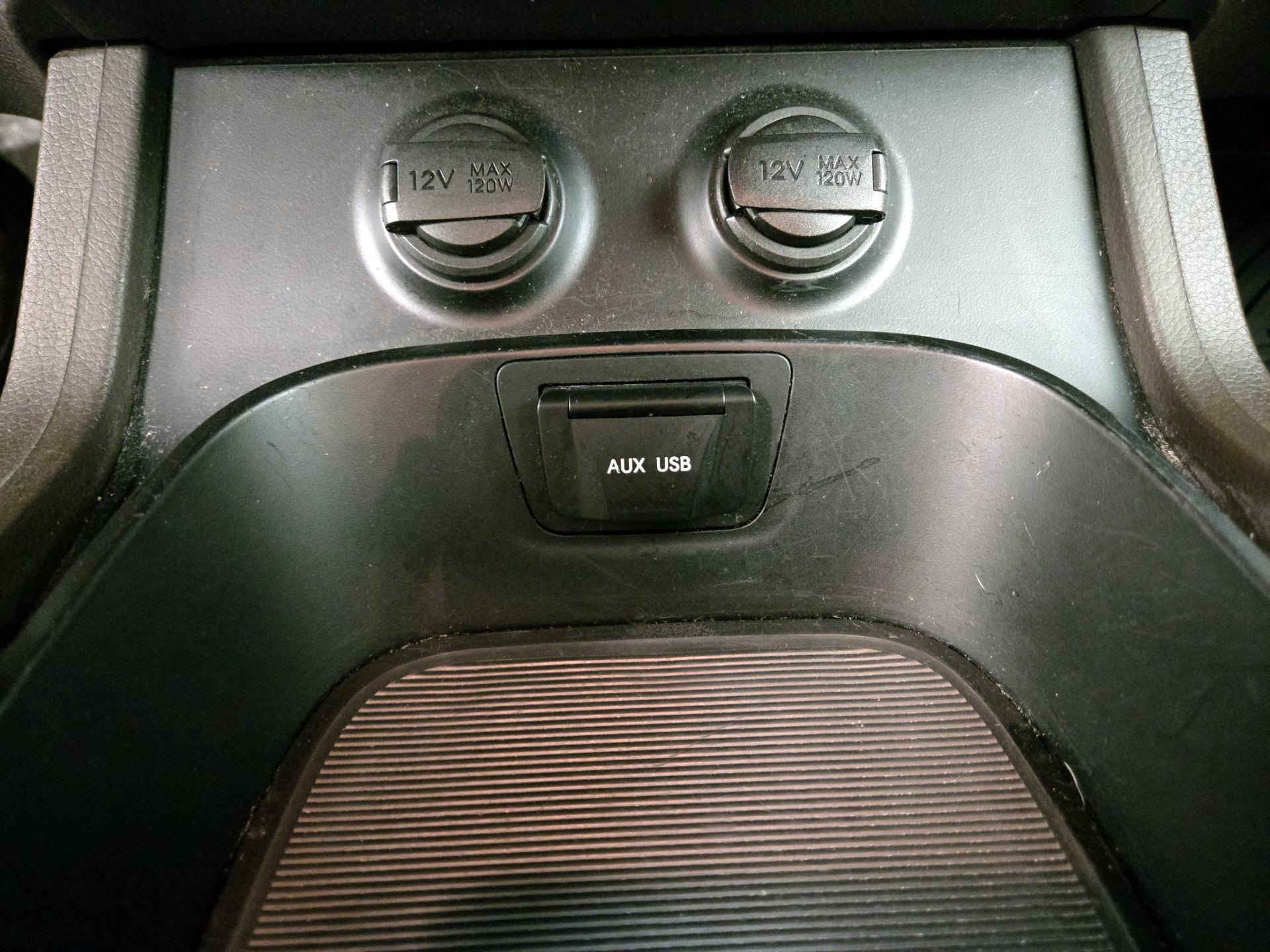 Thumbnail: 2014 Hyundai Santa Fe - 18