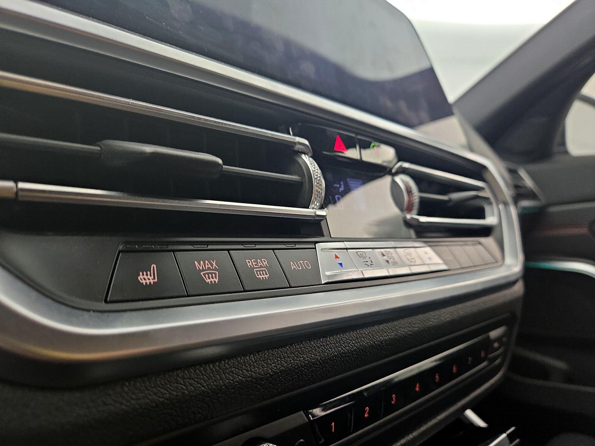 Thumbnail: 2019 BMW 3 Series - 17