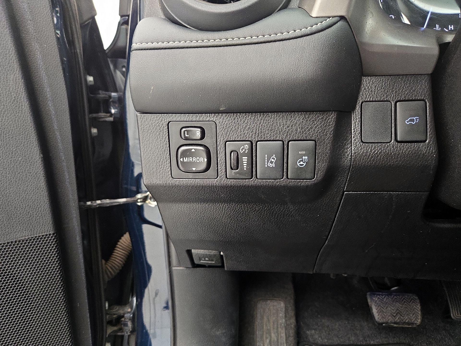 Thumbnail: 2017 Toyota RAV4 - 13