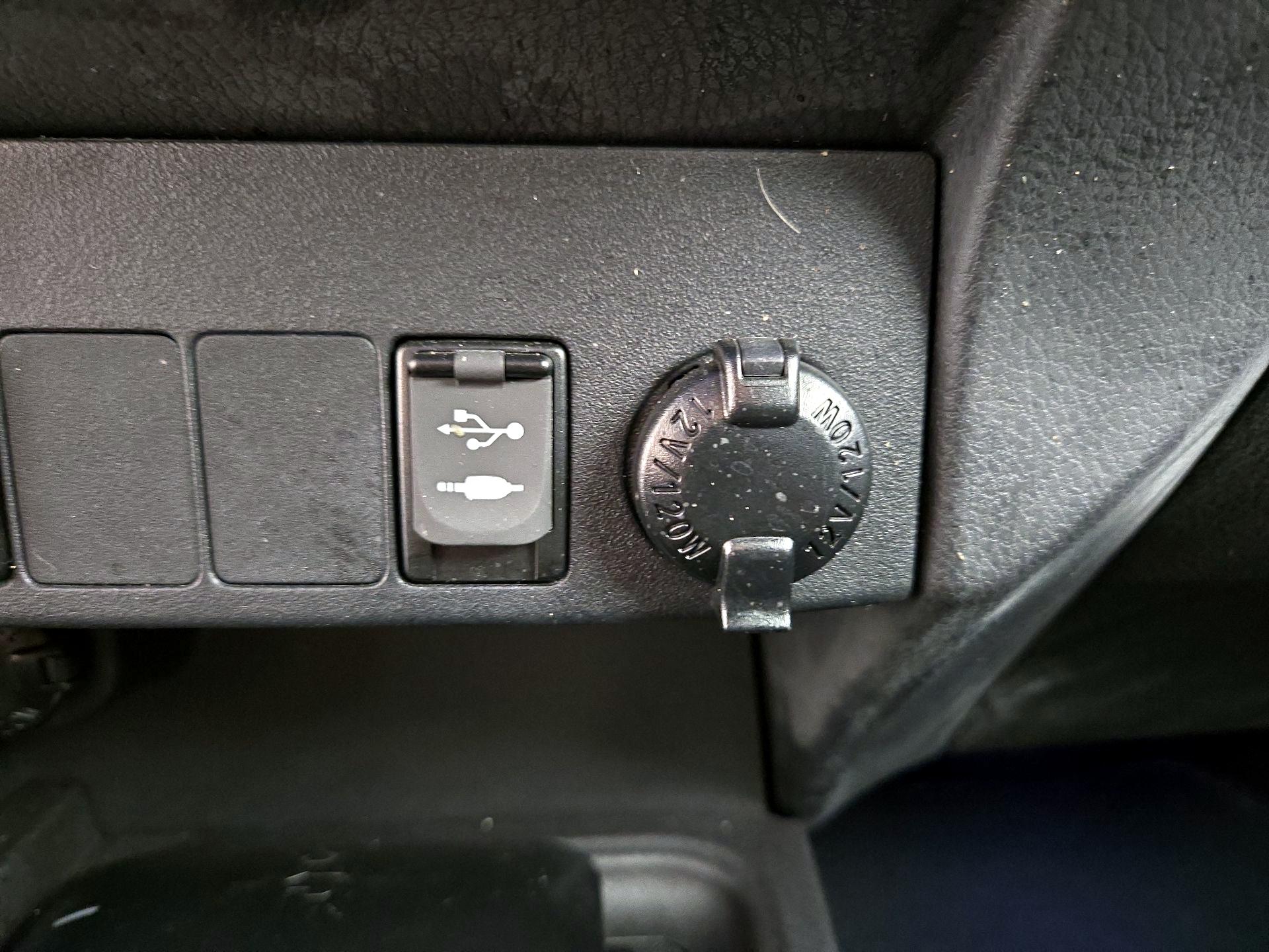 Thumbnail: 2017 Toyota RAV4 - 18