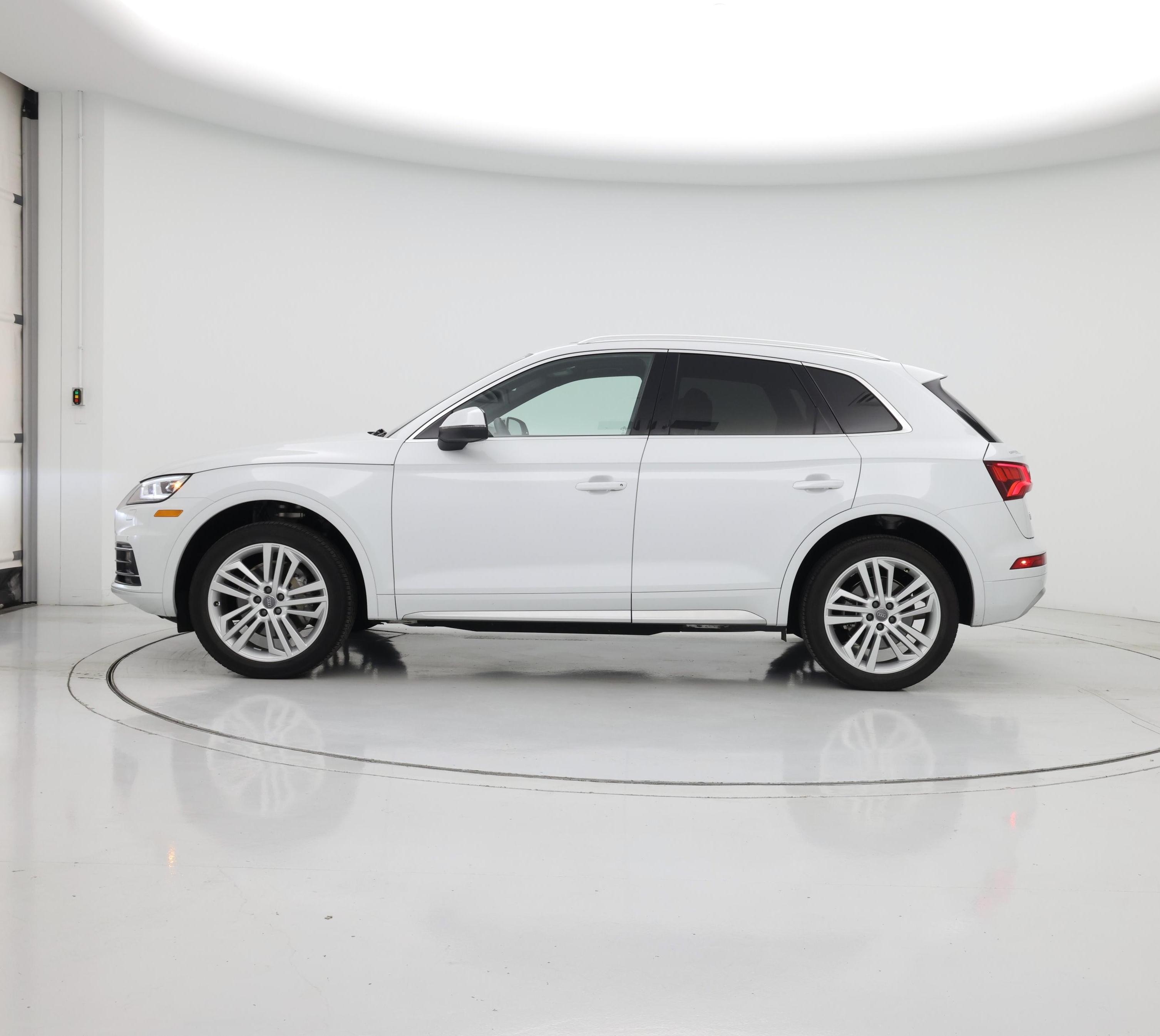 Thumbnail: 2019 Audi Q5 - 3
