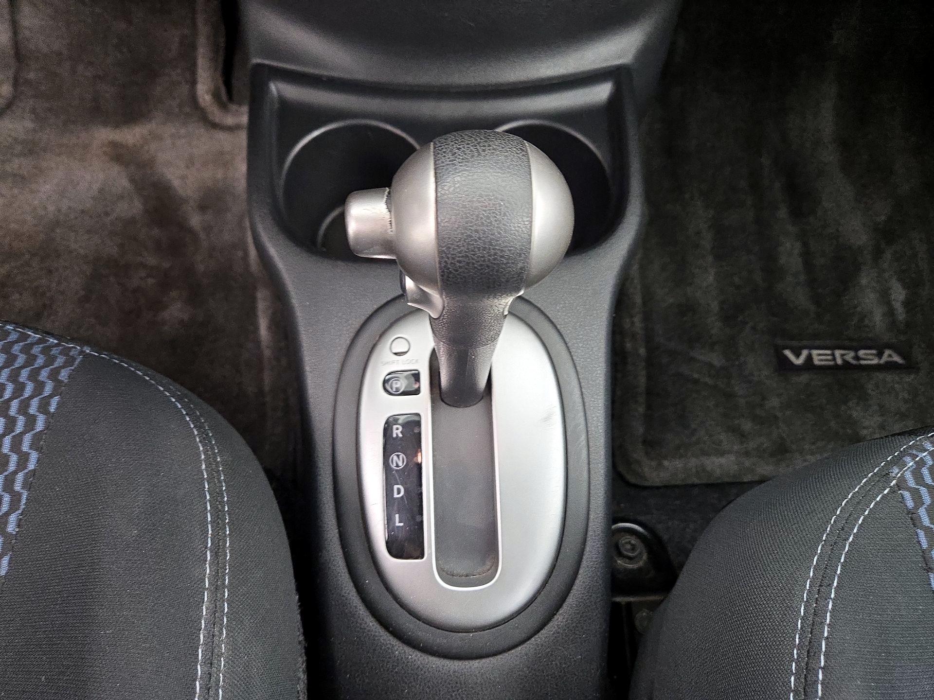 Thumbnail: 2015 Nissan Versa Note - 16