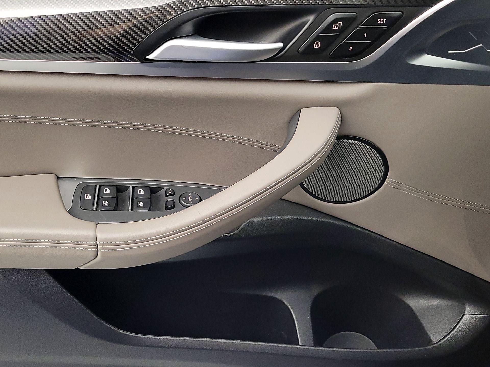 Thumbnail: 2025 BMW X4 - 12