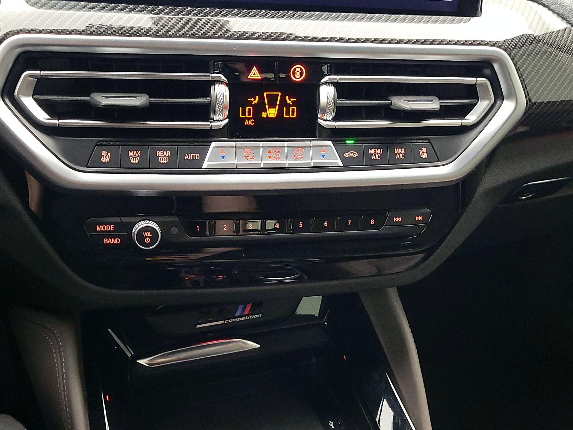 Thumbnail: 2025 BMW X4 - 16