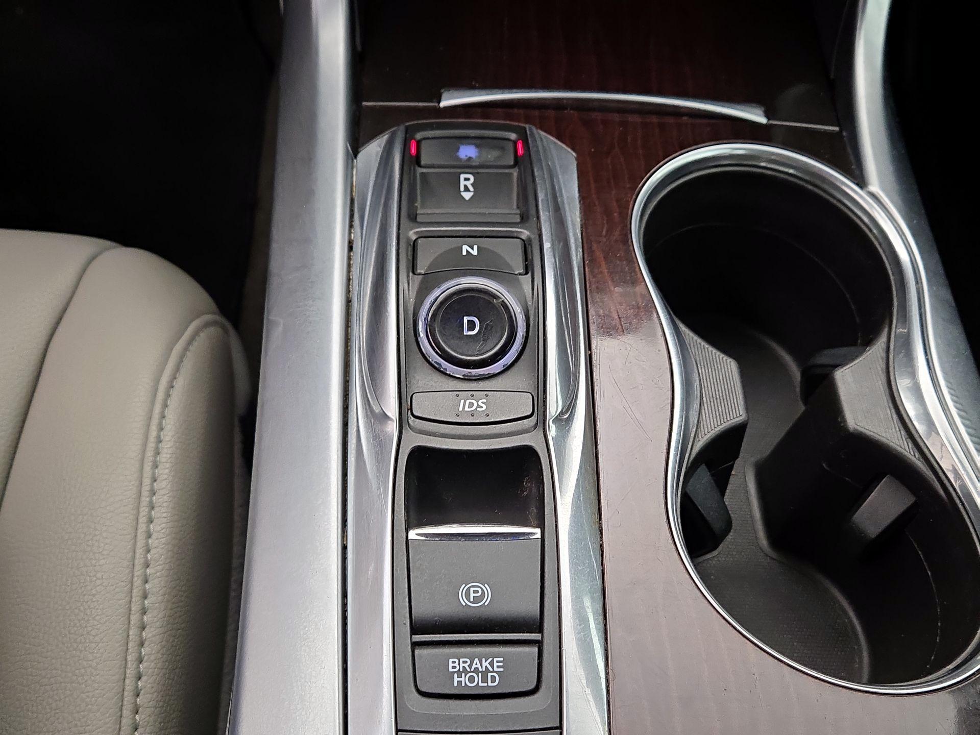 Thumbnail: 2016 Acura TLX - 17