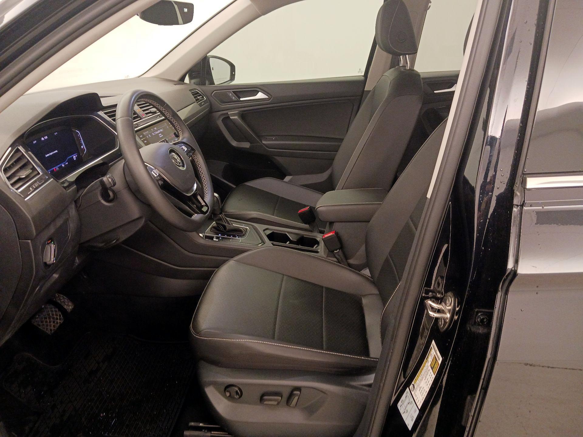 Thumbnail: 2021 Volkswagen Tiguan - 11