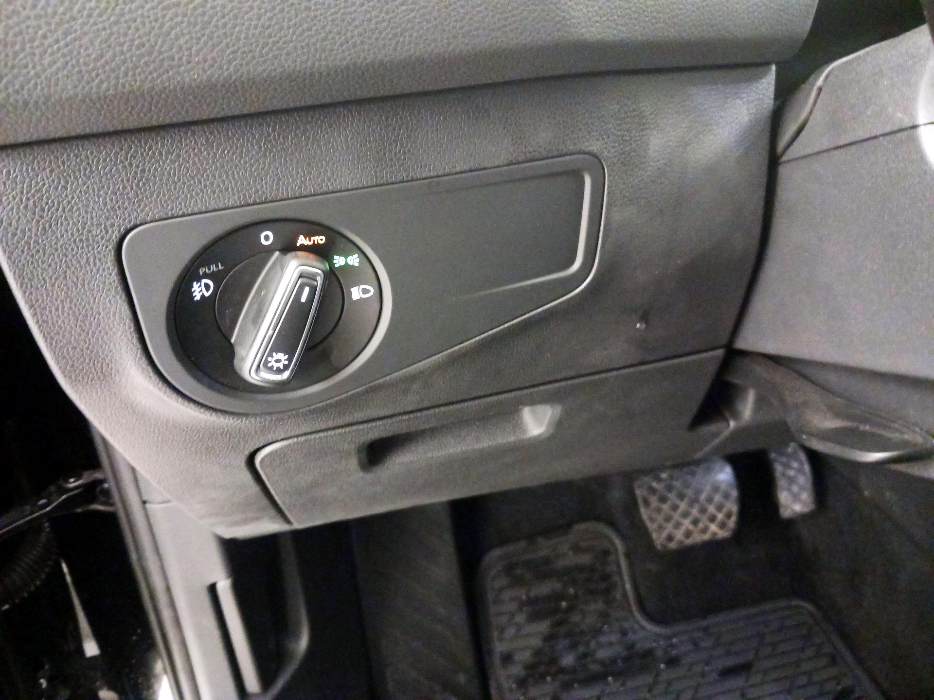 Thumbnail: 2021 Volkswagen Tiguan - 13