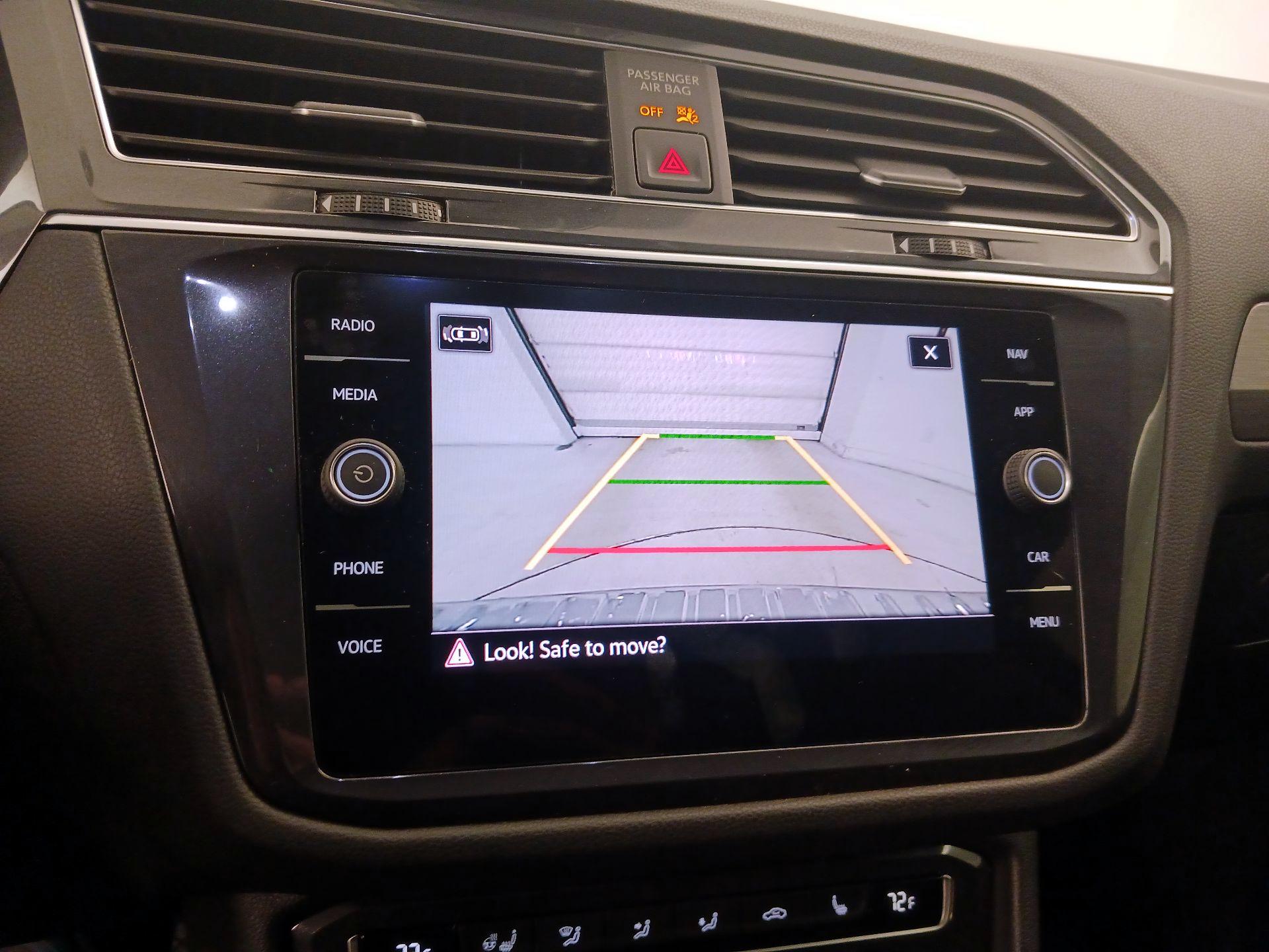 Thumbnail: 2021 Volkswagen Tiguan - 15