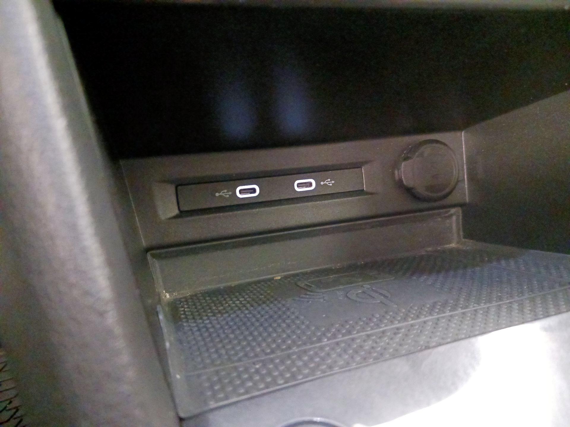 Thumbnail: 2021 Volkswagen Tiguan - 19