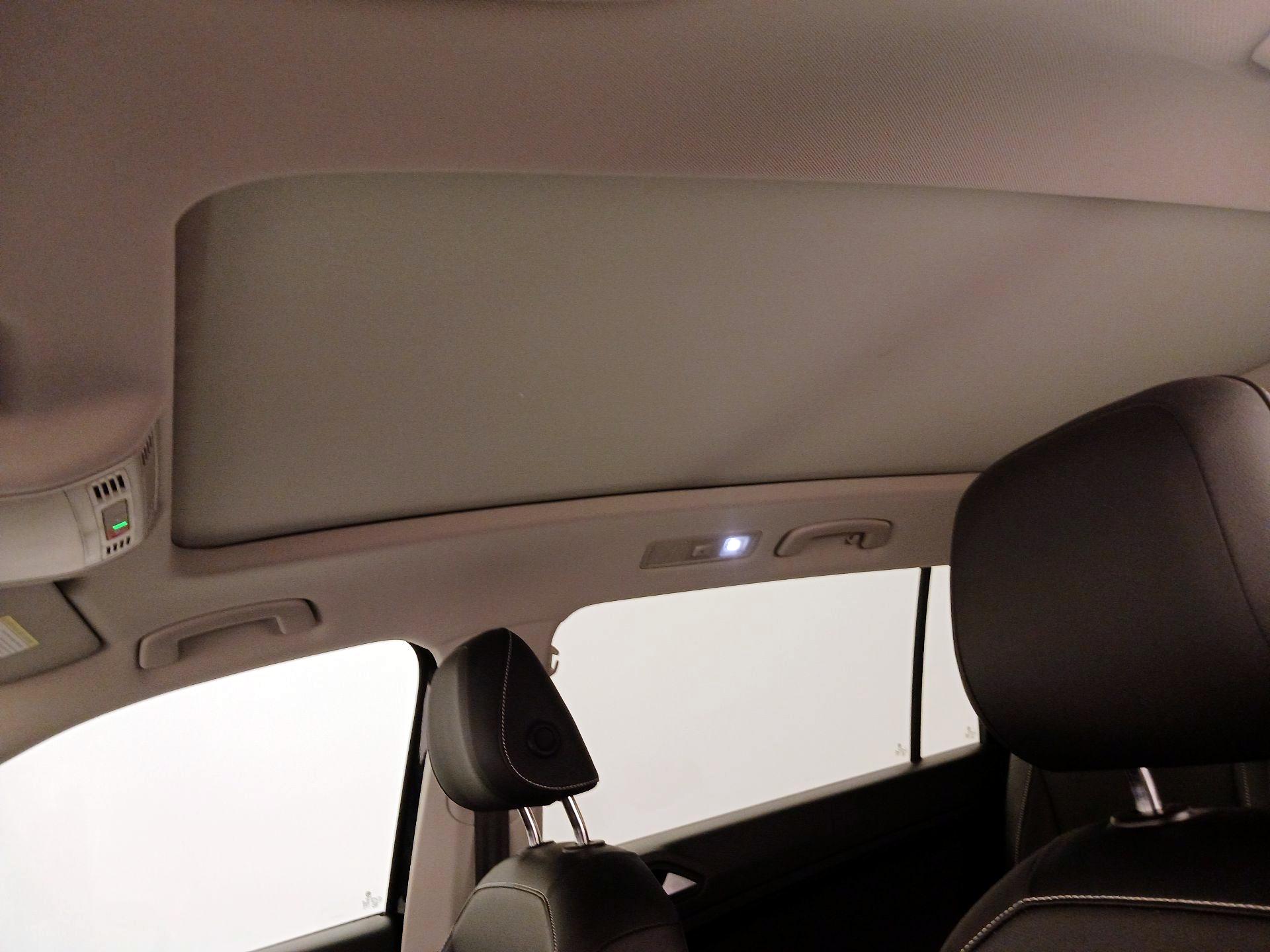 Thumbnail: 2021 Volkswagen Tiguan - 20