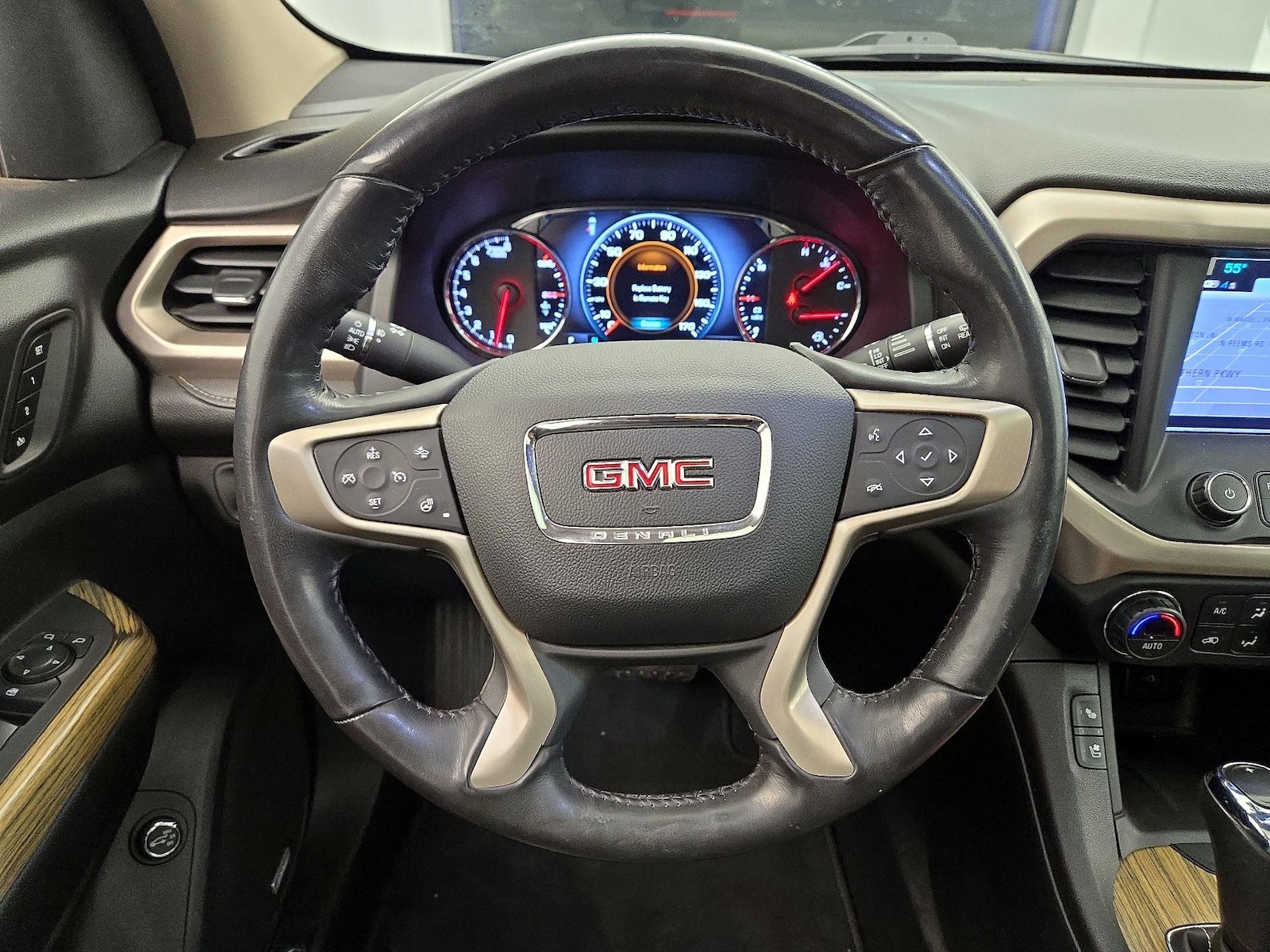 2018 GMC Acadia Denali - Photo 11
