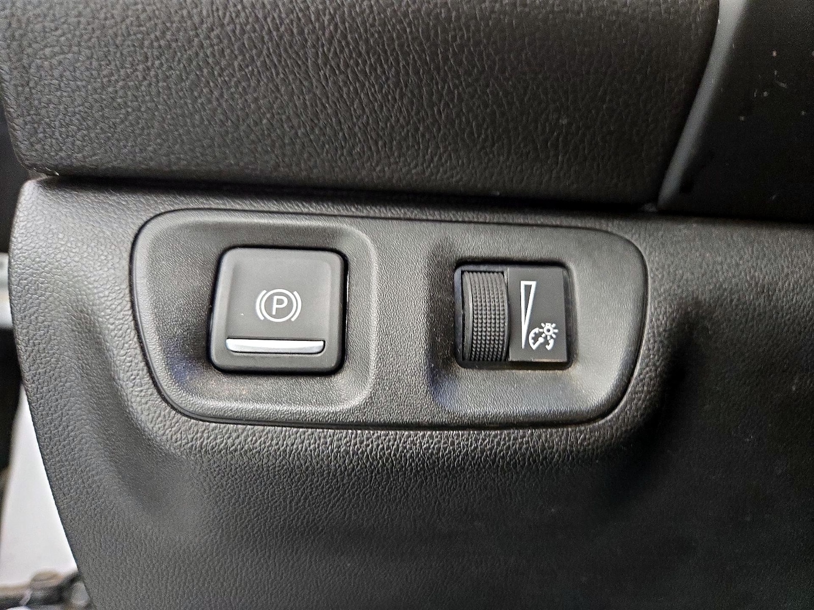 2018 GMC Acadia Denali - Photo 14