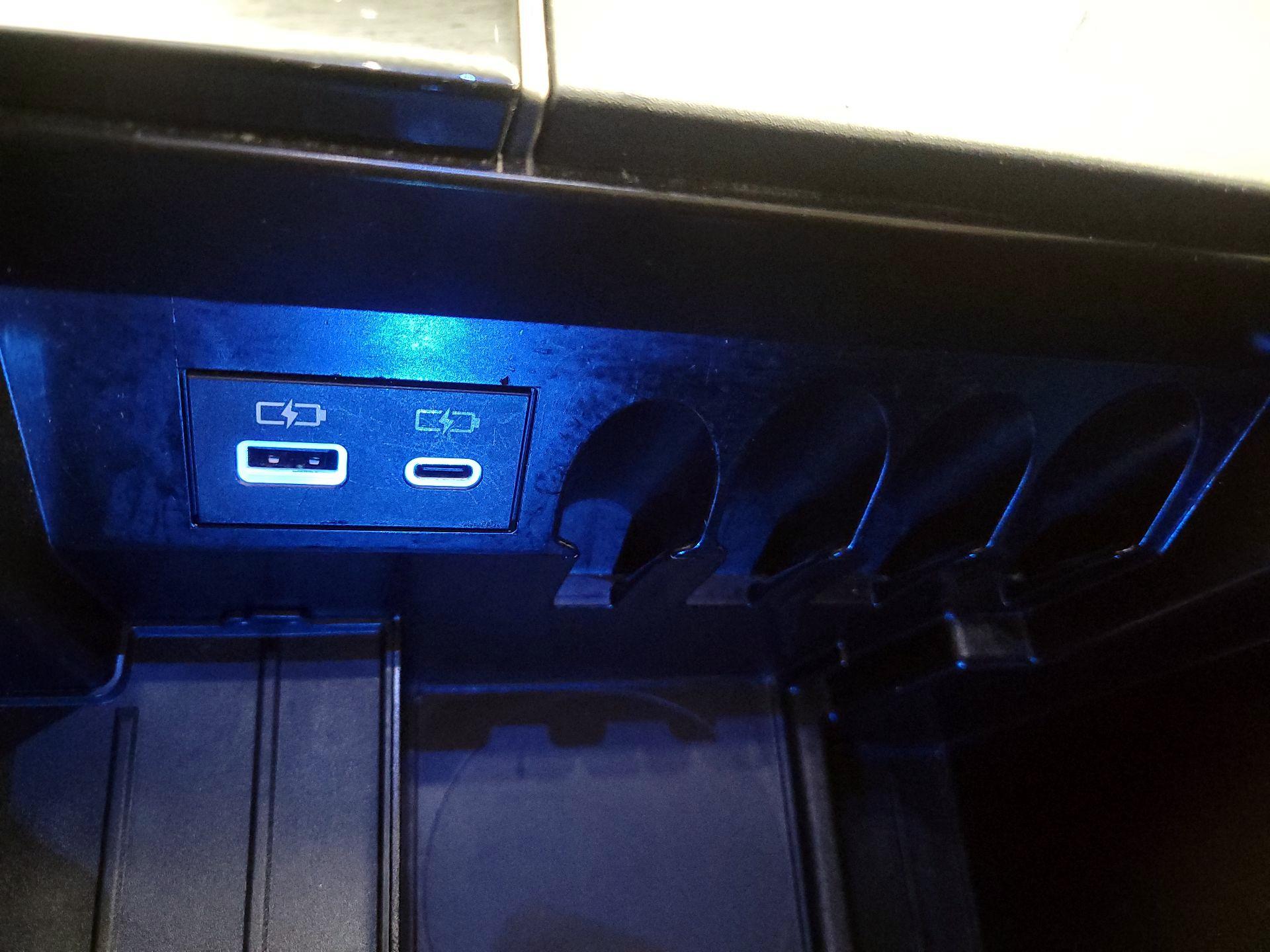 Thumbnail: 2024 Toyota Tundra - 18