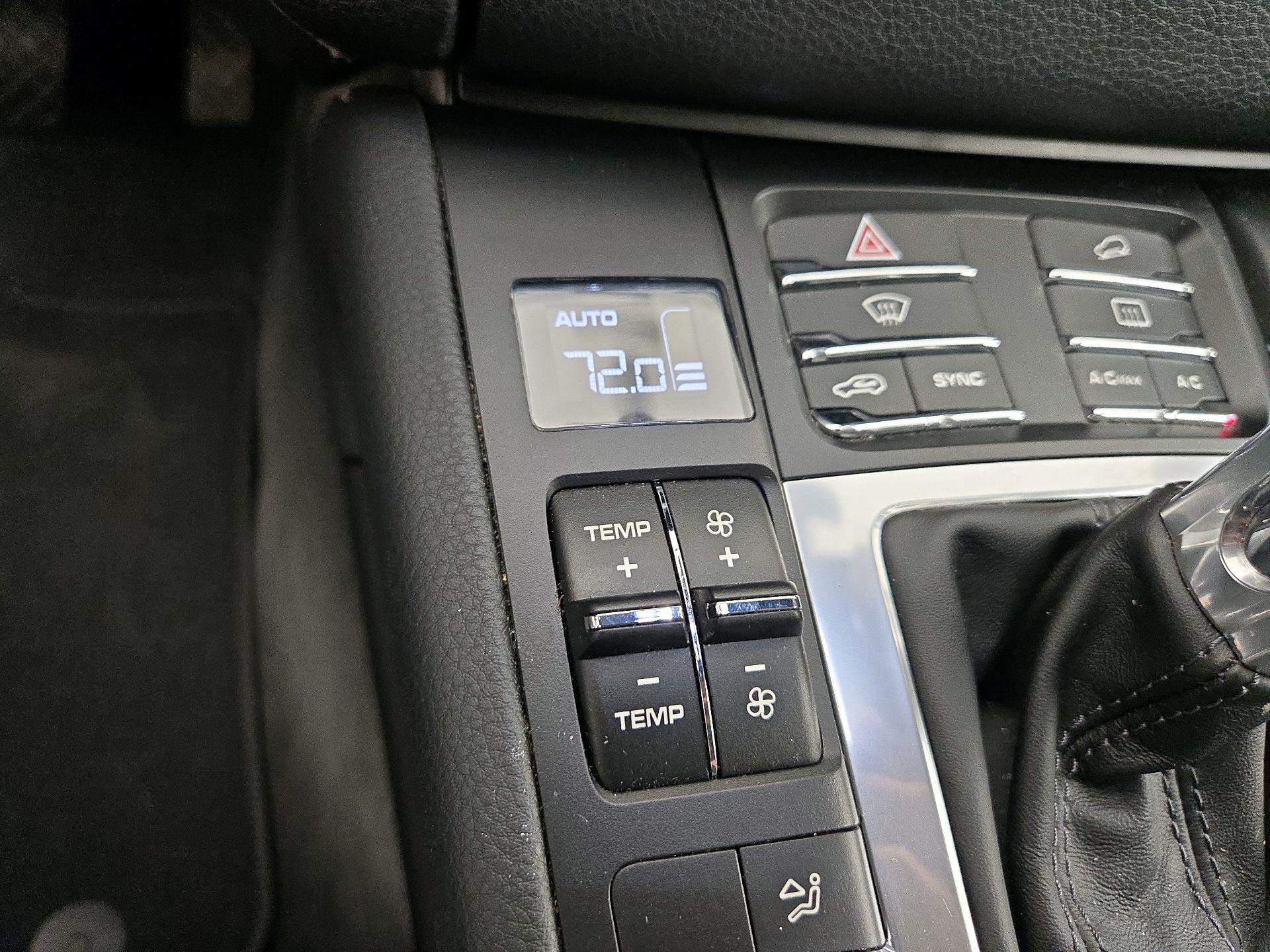 Thumbnail: 2017 Porsche Macan - 17