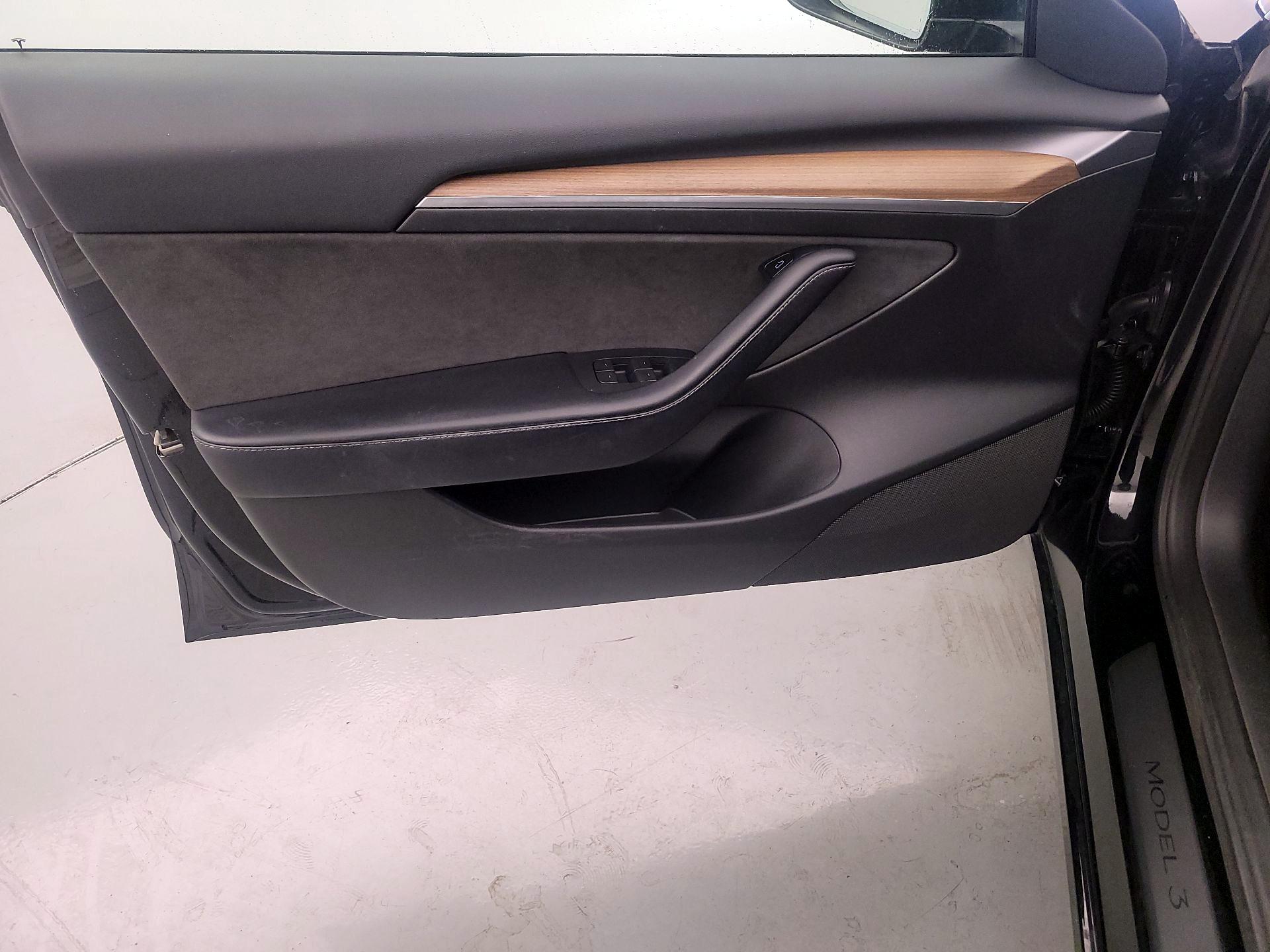 Thumbnail: 2023 Tesla Model 3 - 12