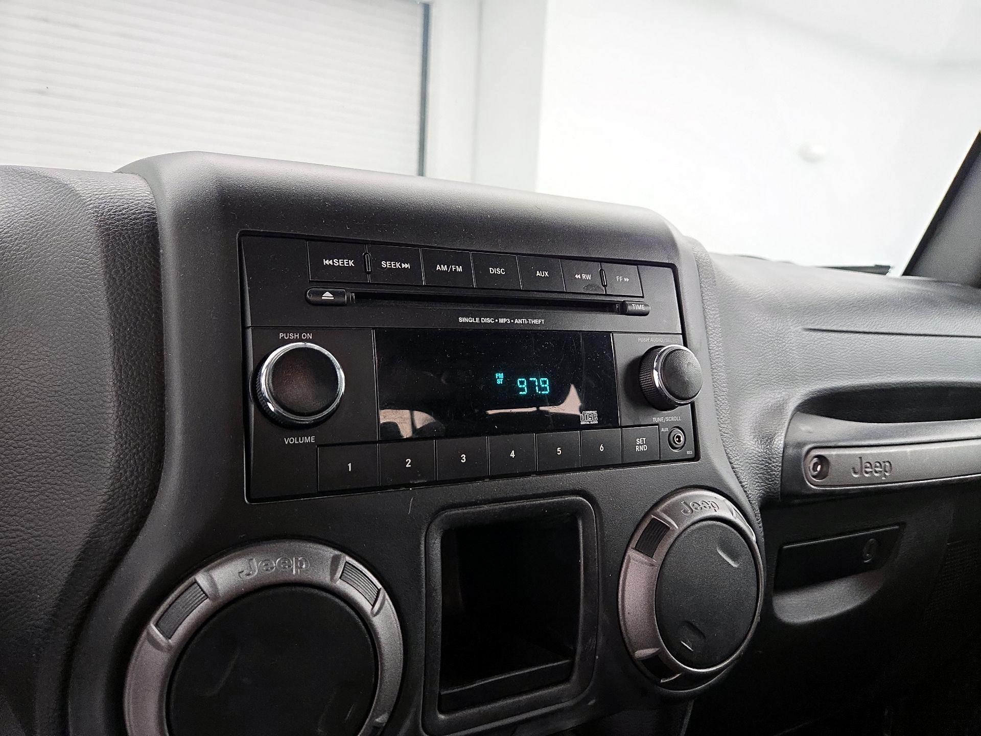 Thumbnail: 2017 Jeep Wrangler - 13