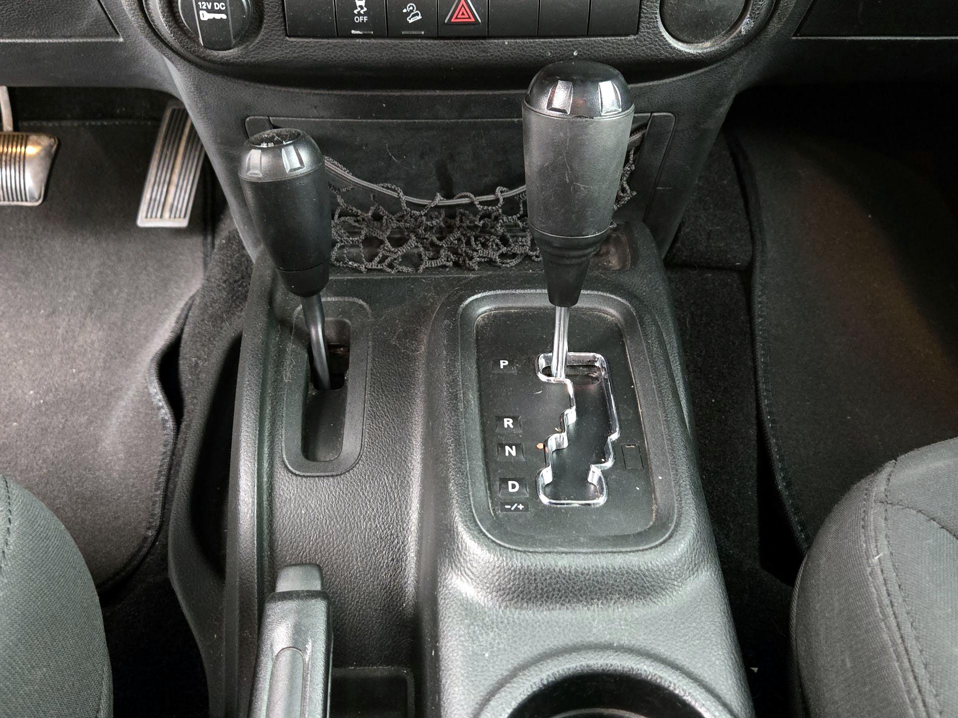 Thumbnail: 2017 Jeep Wrangler - 15