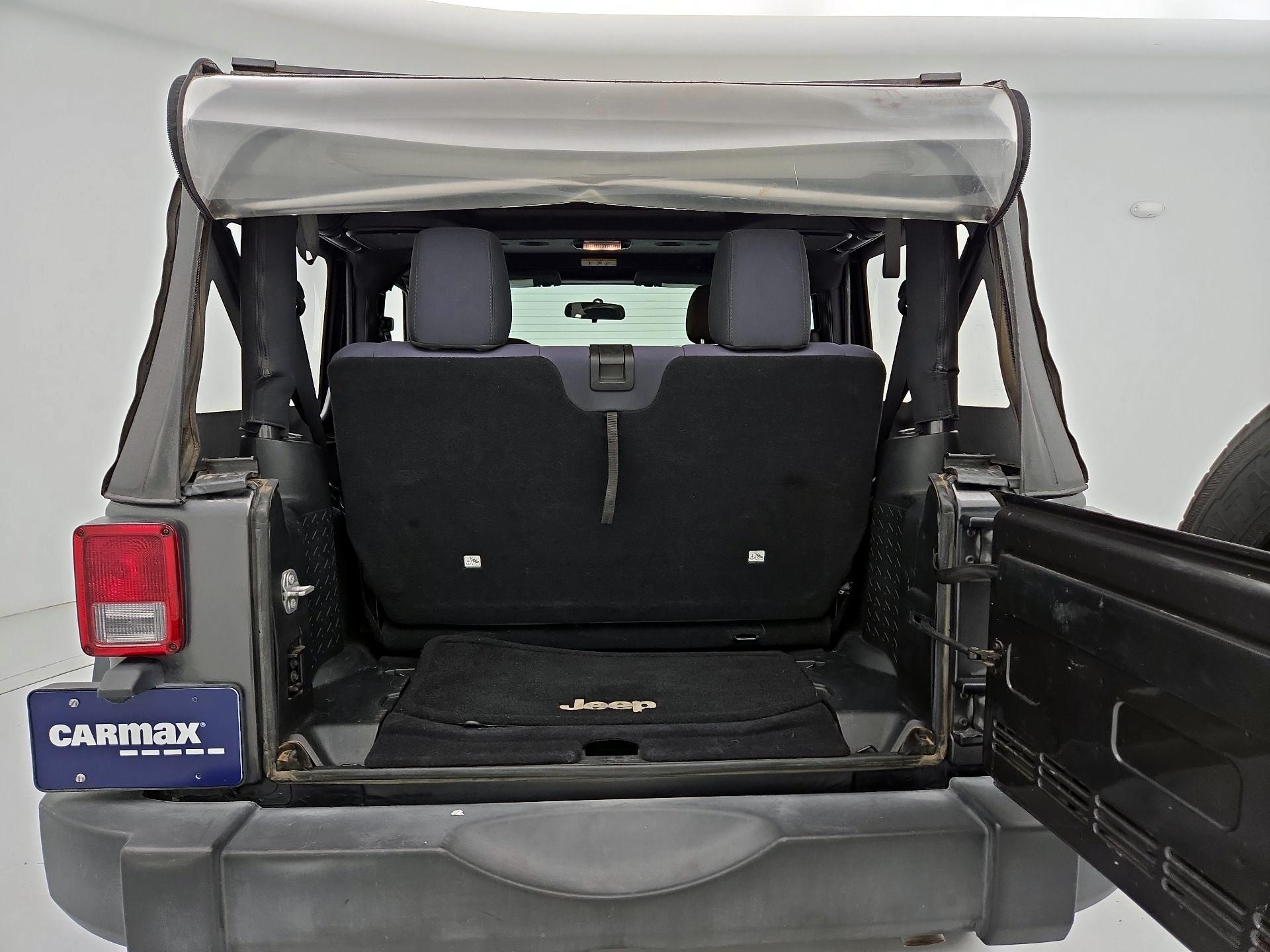 Thumbnail: 2017 Jeep Wrangler - 18