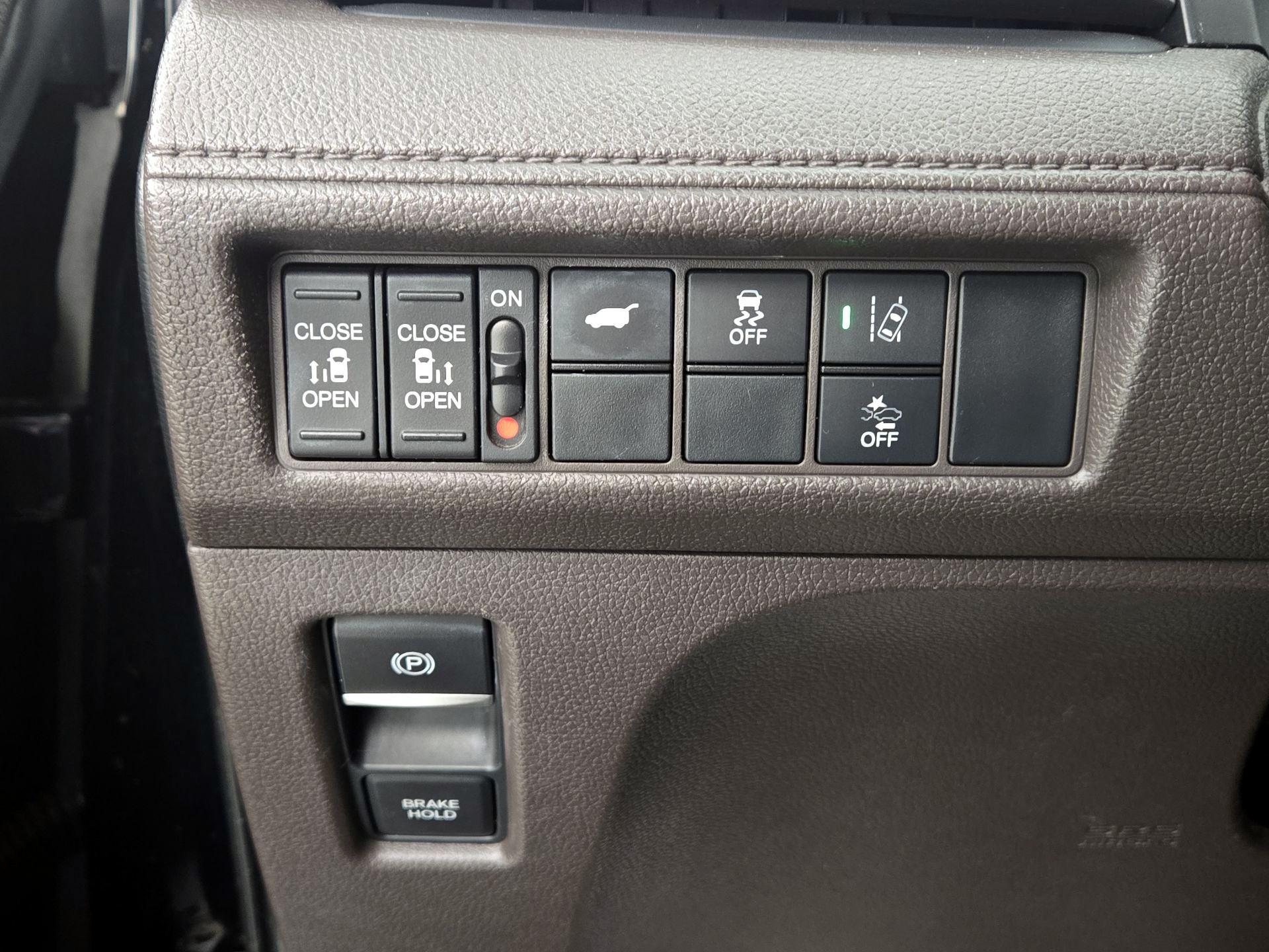 Thumbnail: 2019 Honda Odyssey - 13