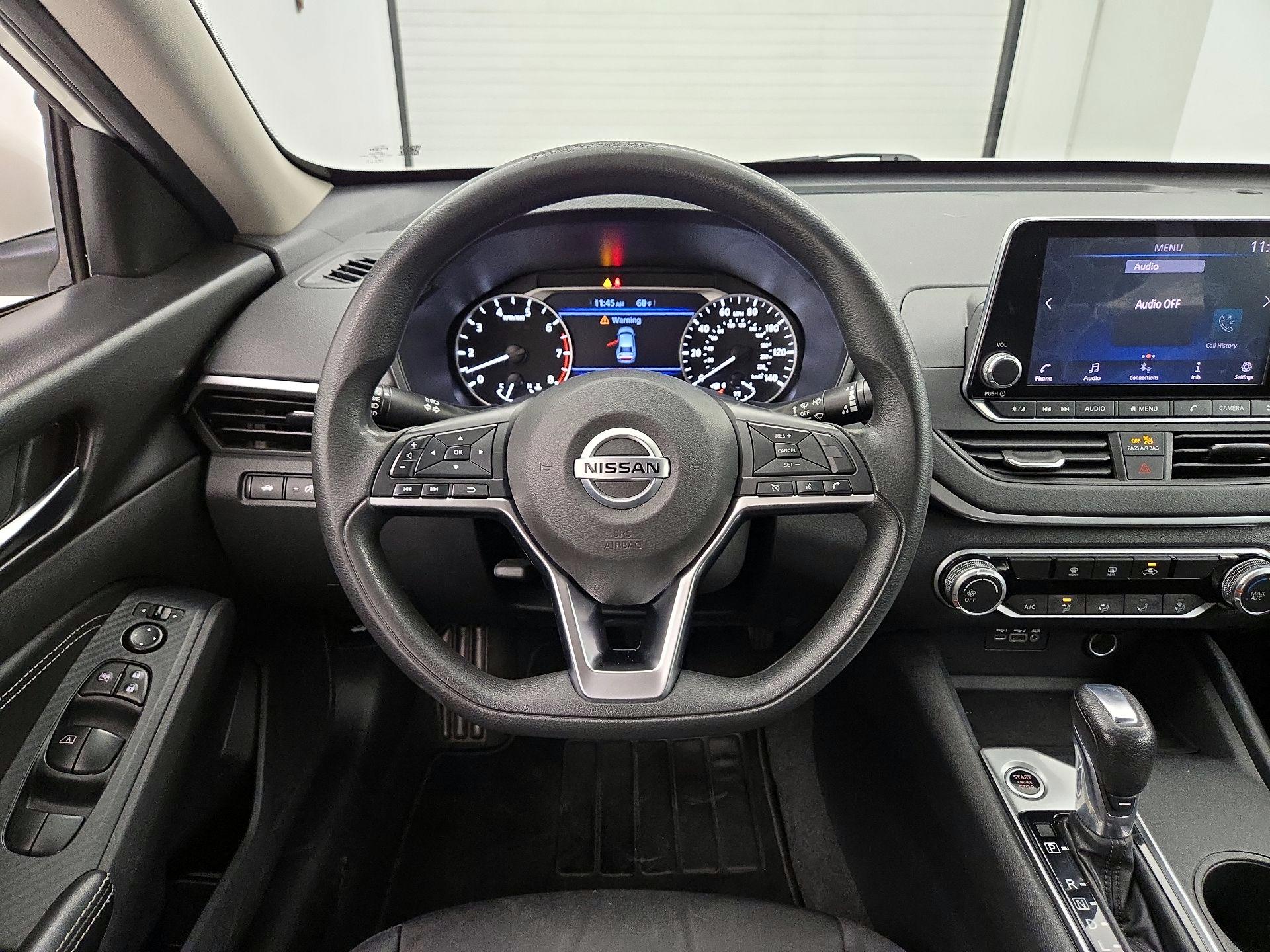 Thumbnail: 2020 Nissan Altima - 10