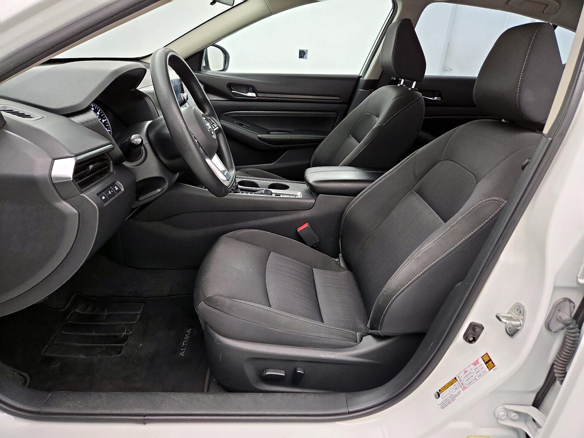 Thumbnail: 2020 Nissan Altima - 11