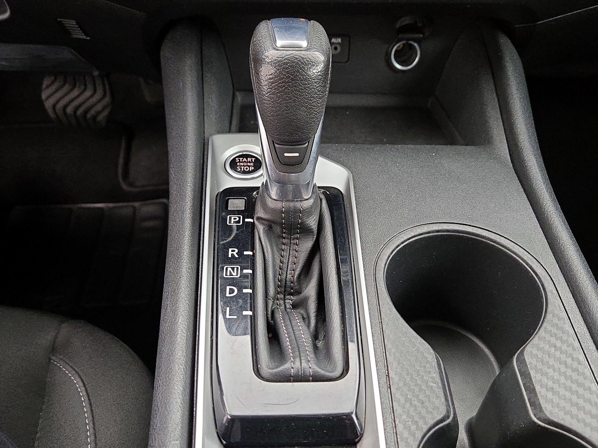 Thumbnail: 2020 Nissan Altima - 17