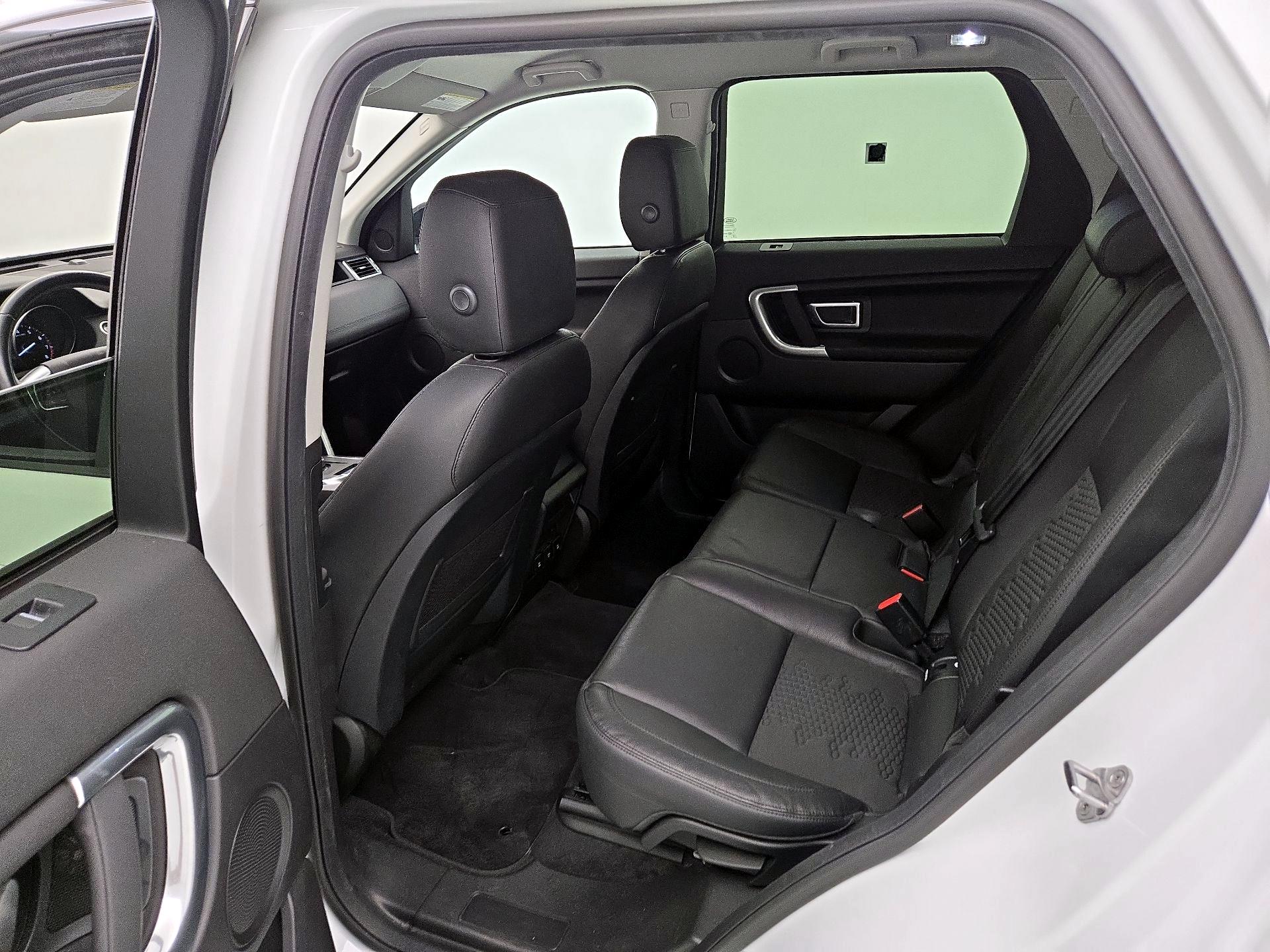 Thumbnail: 2019 Land Rover Discovery Sport - 20