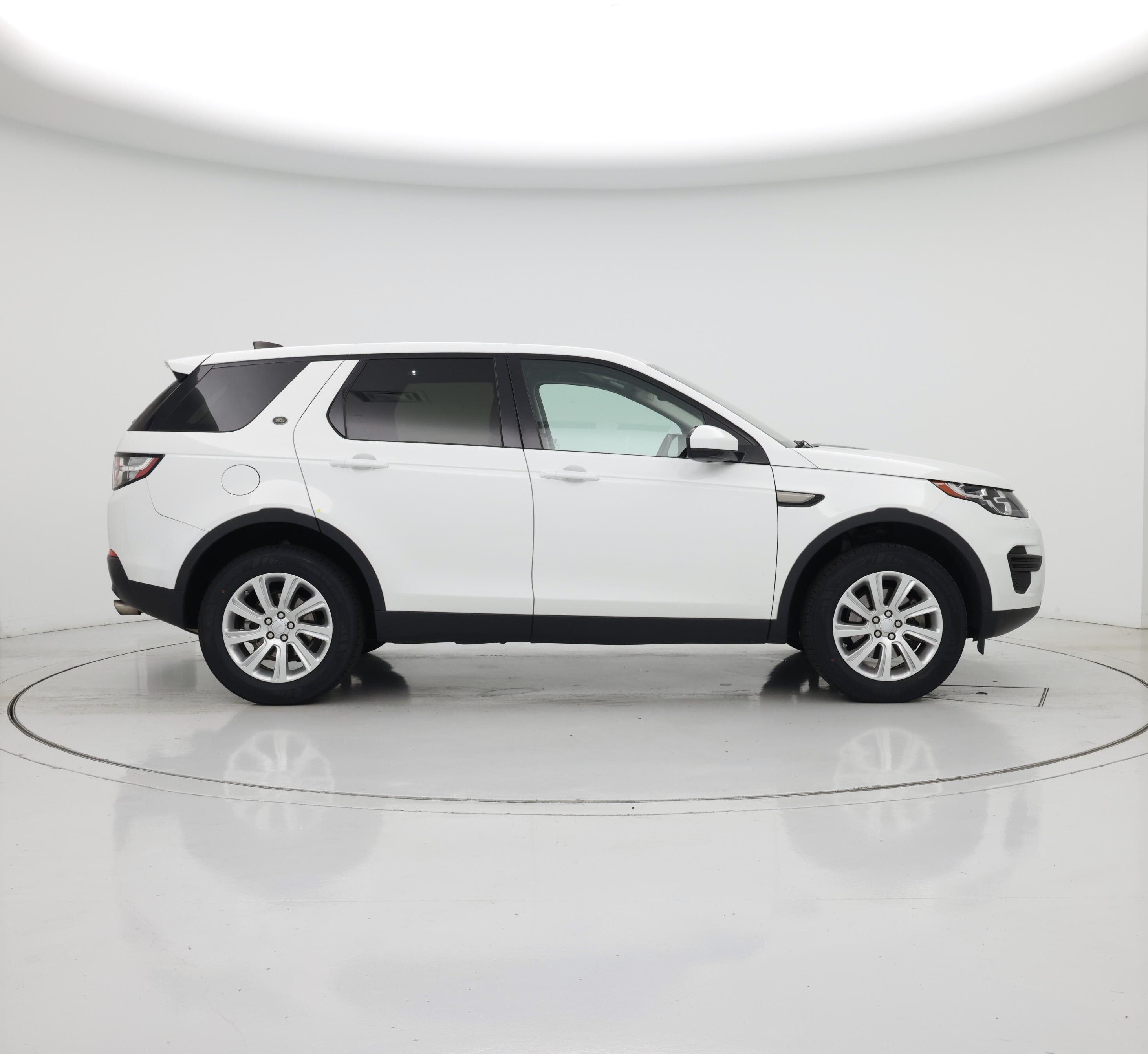 Thumbnail: 2019 Land Rover Discovery Sport - 7