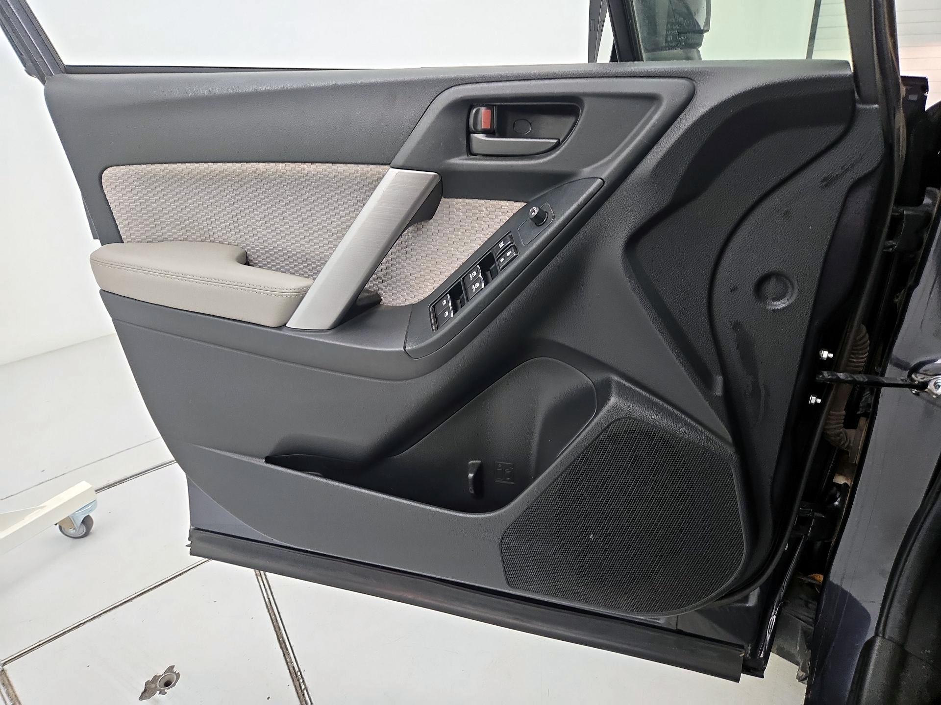 Thumbnail: 2017 Subaru Forester - 12