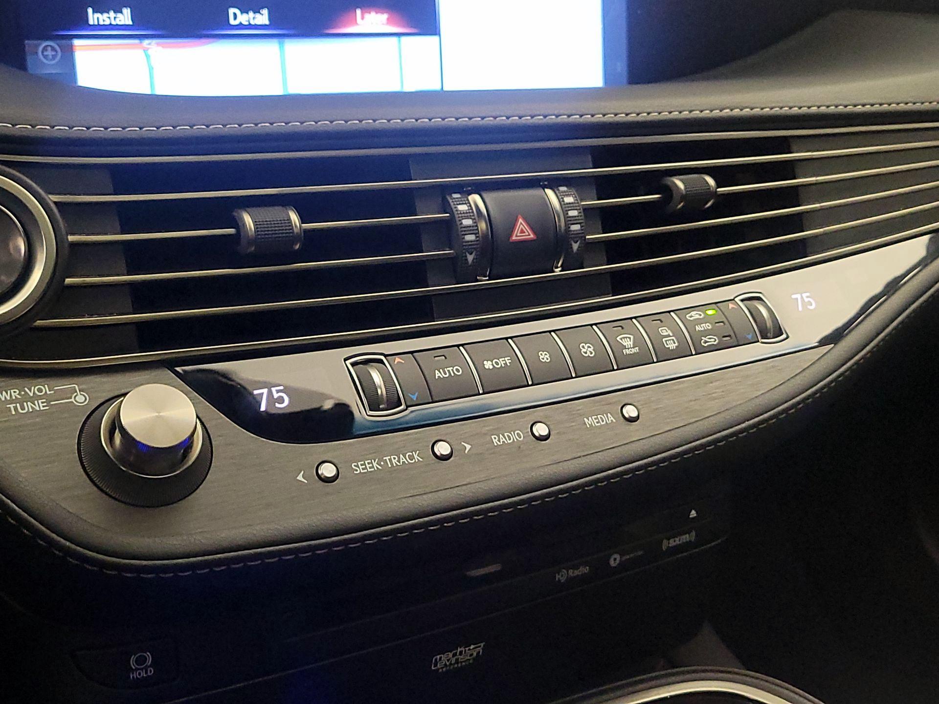 Thumbnail: 2020 Lexus LS - 17