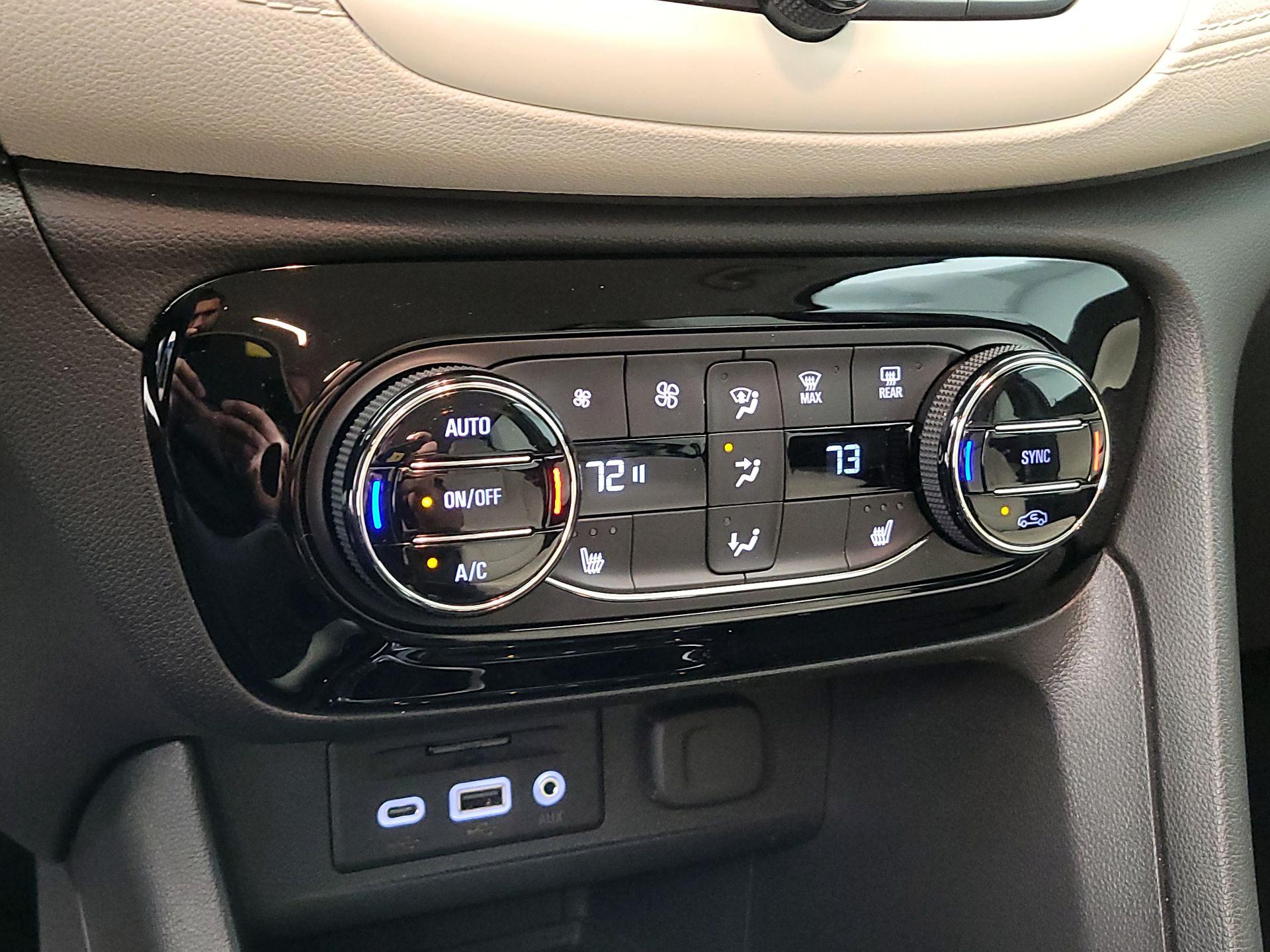 Thumbnail: 2020 Buick Encore GX - 17