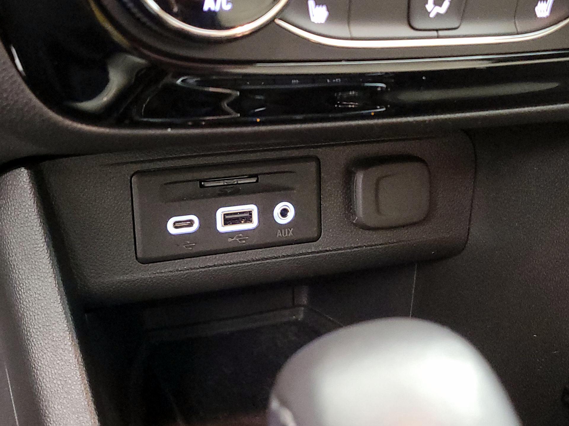 Thumbnail: 2020 Buick Encore GX - 19