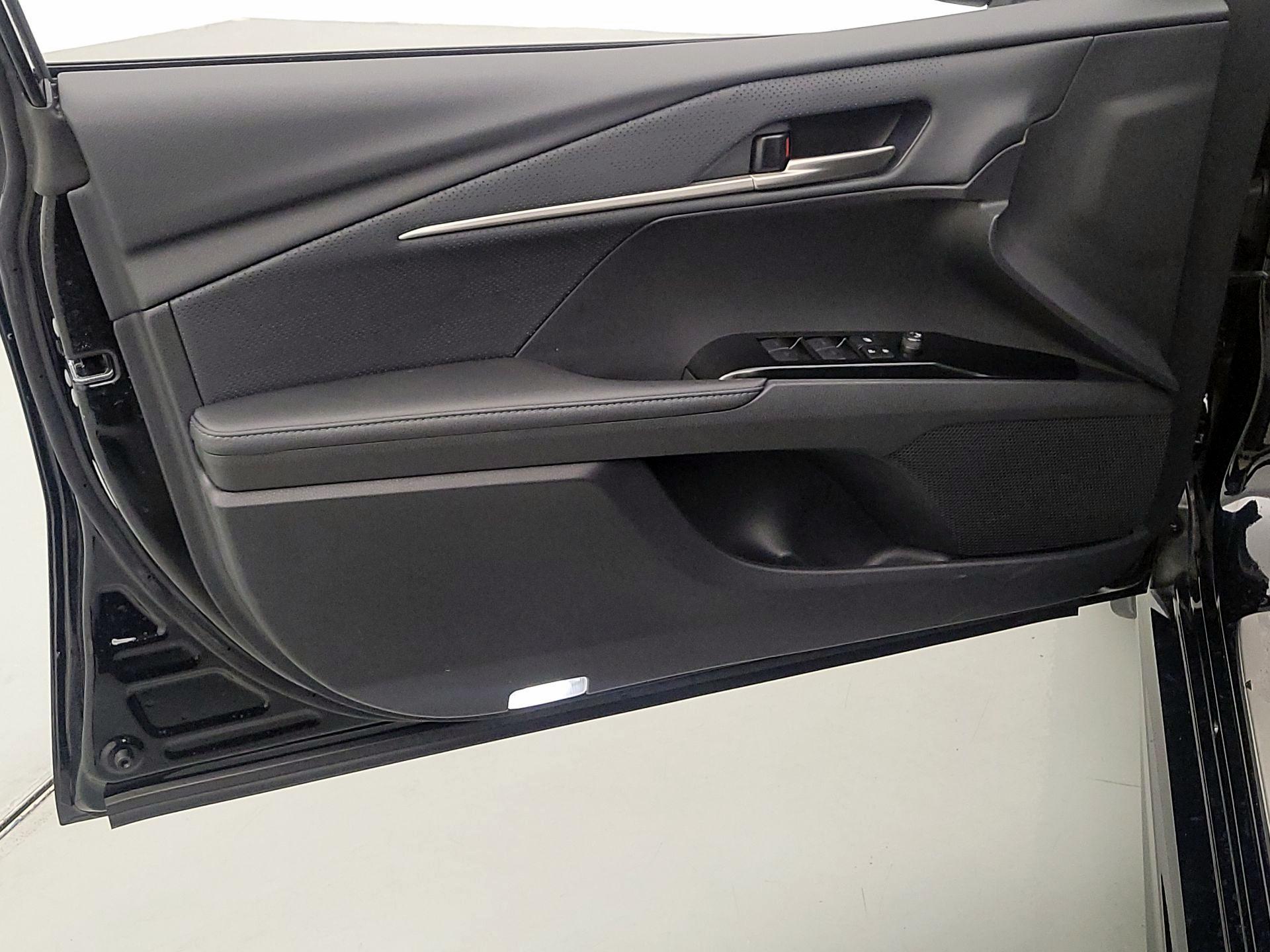 Thumbnail: 2025 Toyota Camry - 12