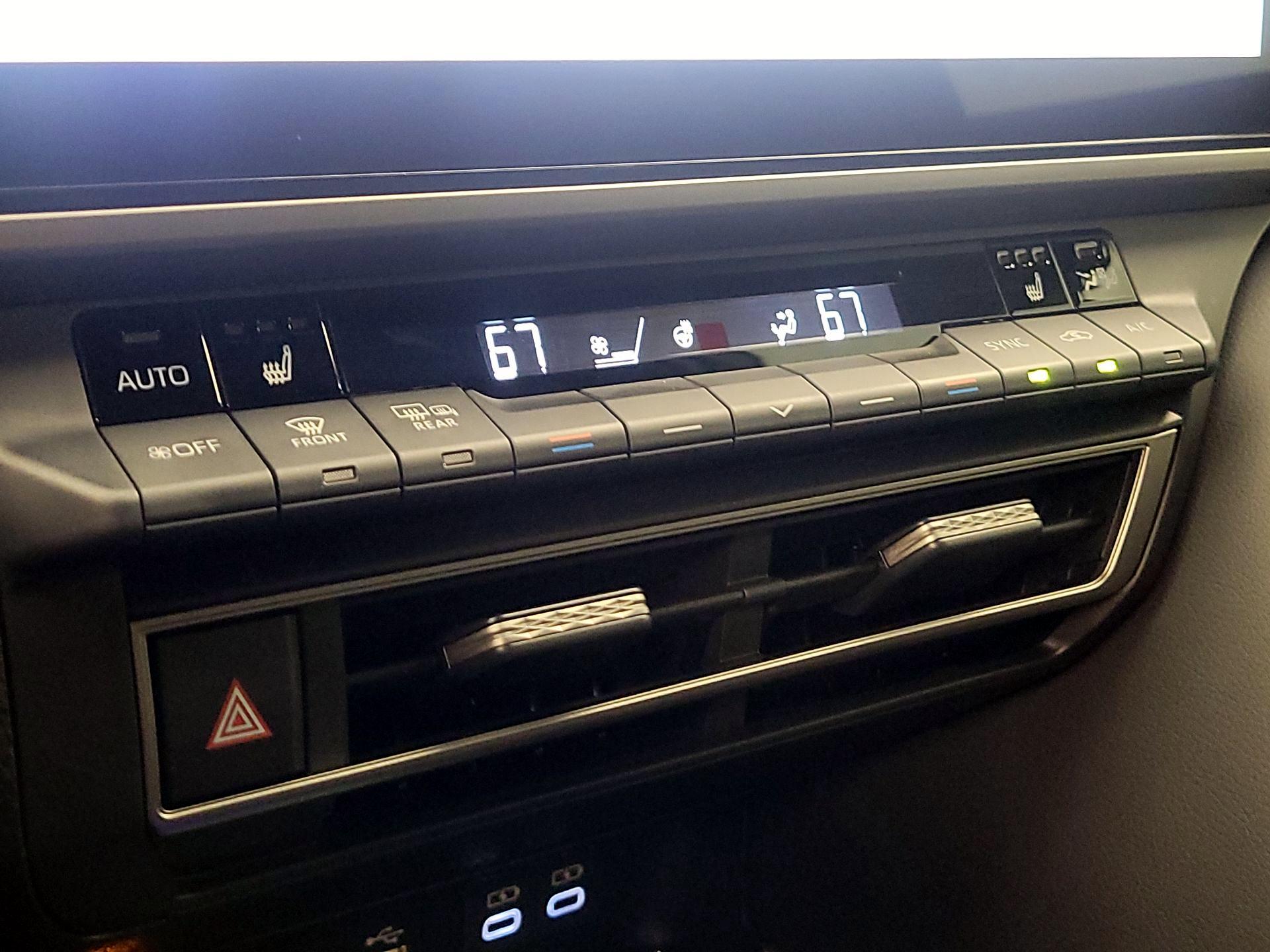 Thumbnail: 2025 Toyota Camry - 16