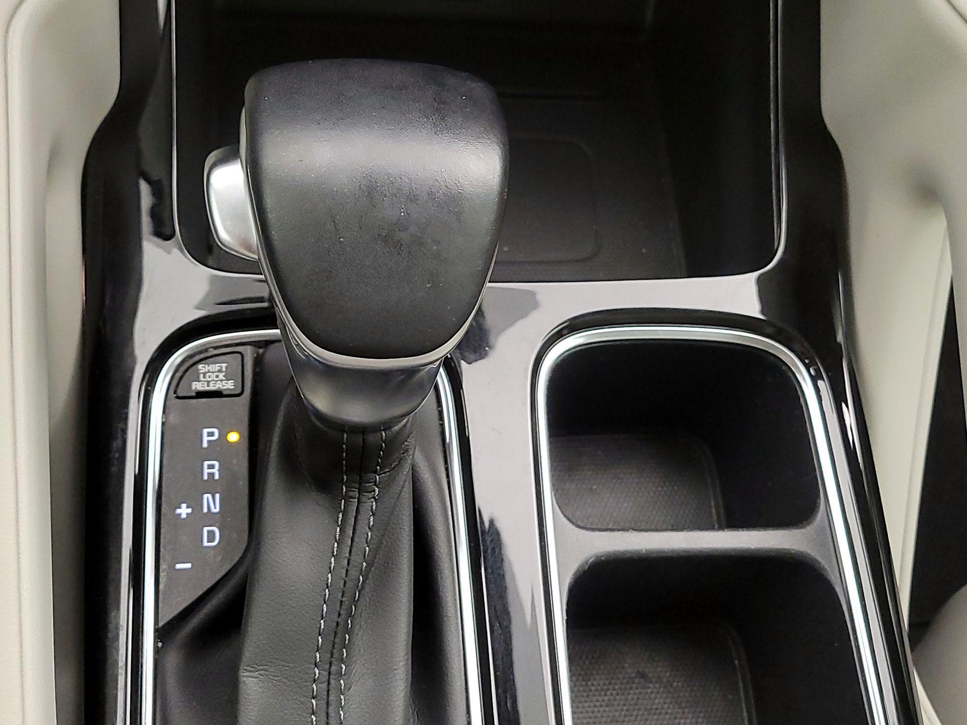 Thumbnail: 2020 Kia Telluride - 17