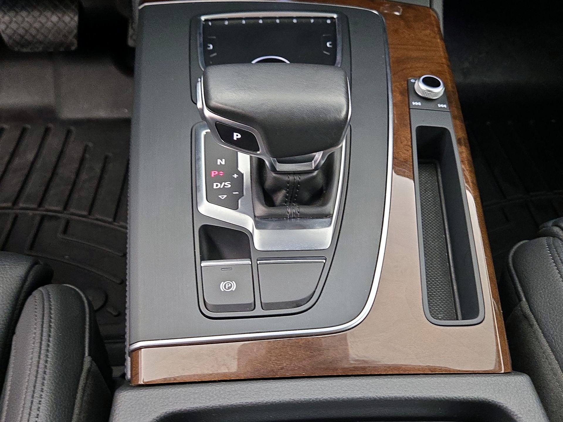 Thumbnail: 2019 Audi Q5 - 16