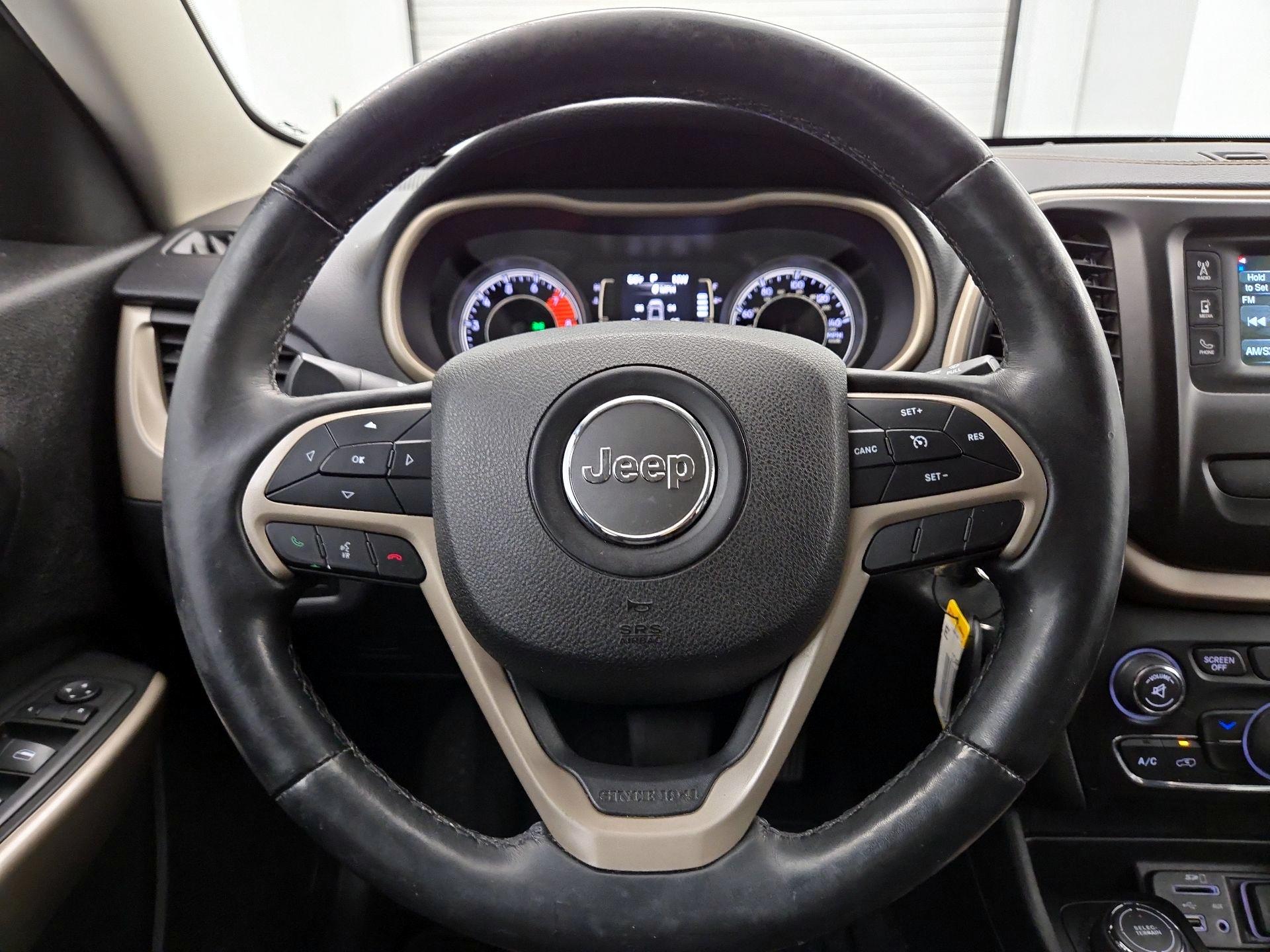 Thumbnail: 2018 Jeep Cherokee - 10