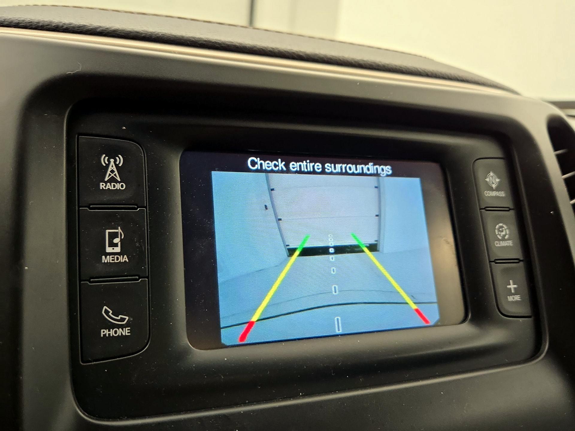 Thumbnail: 2018 Jeep Cherokee - 14