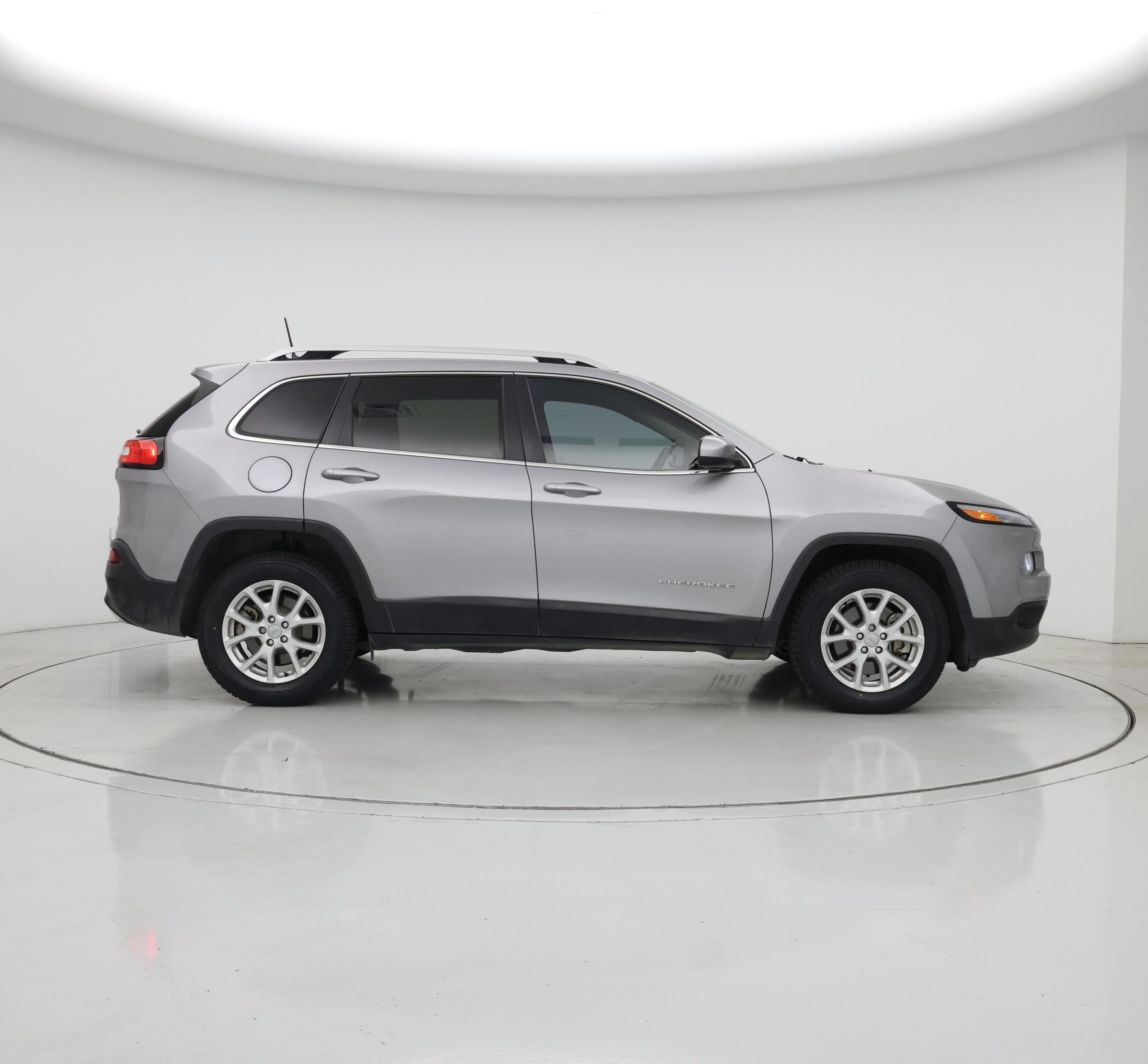 Thumbnail: 2018 Jeep Cherokee - 7