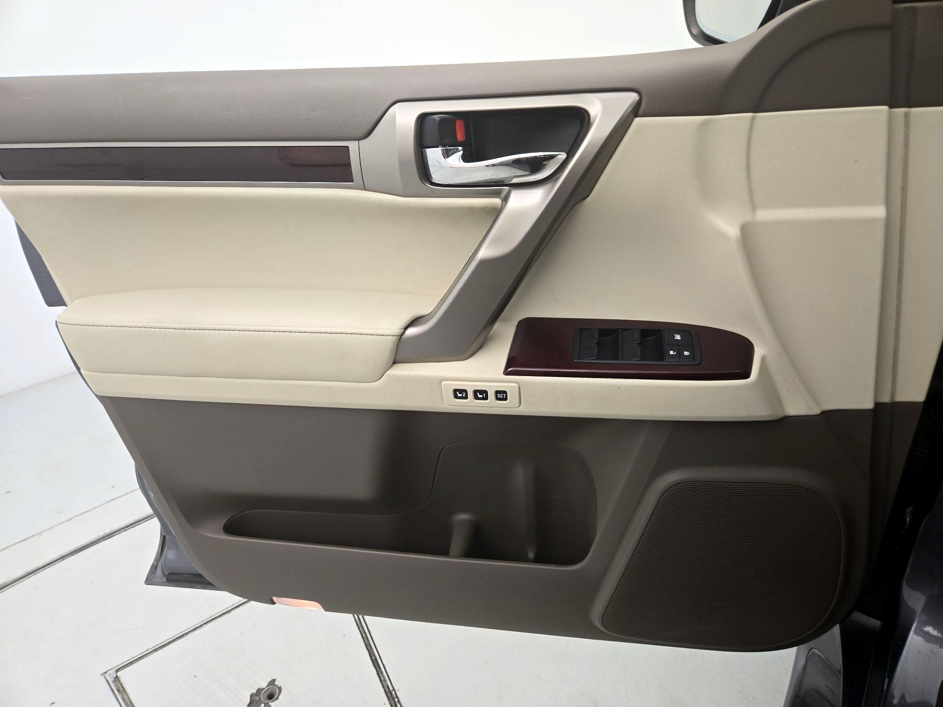 Thumbnail: 2016 Lexus GX - 12