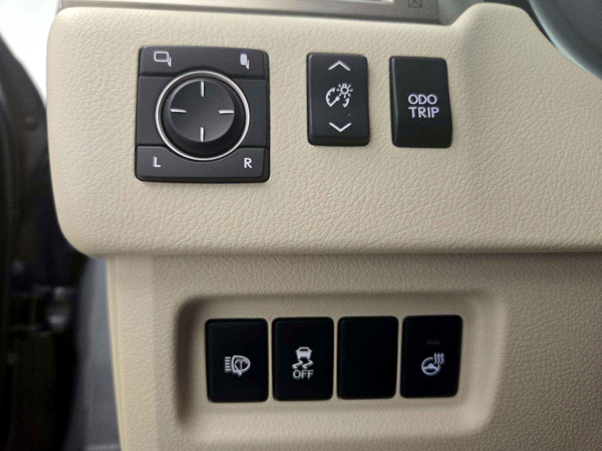 Thumbnail: 2016 Lexus GX - 13