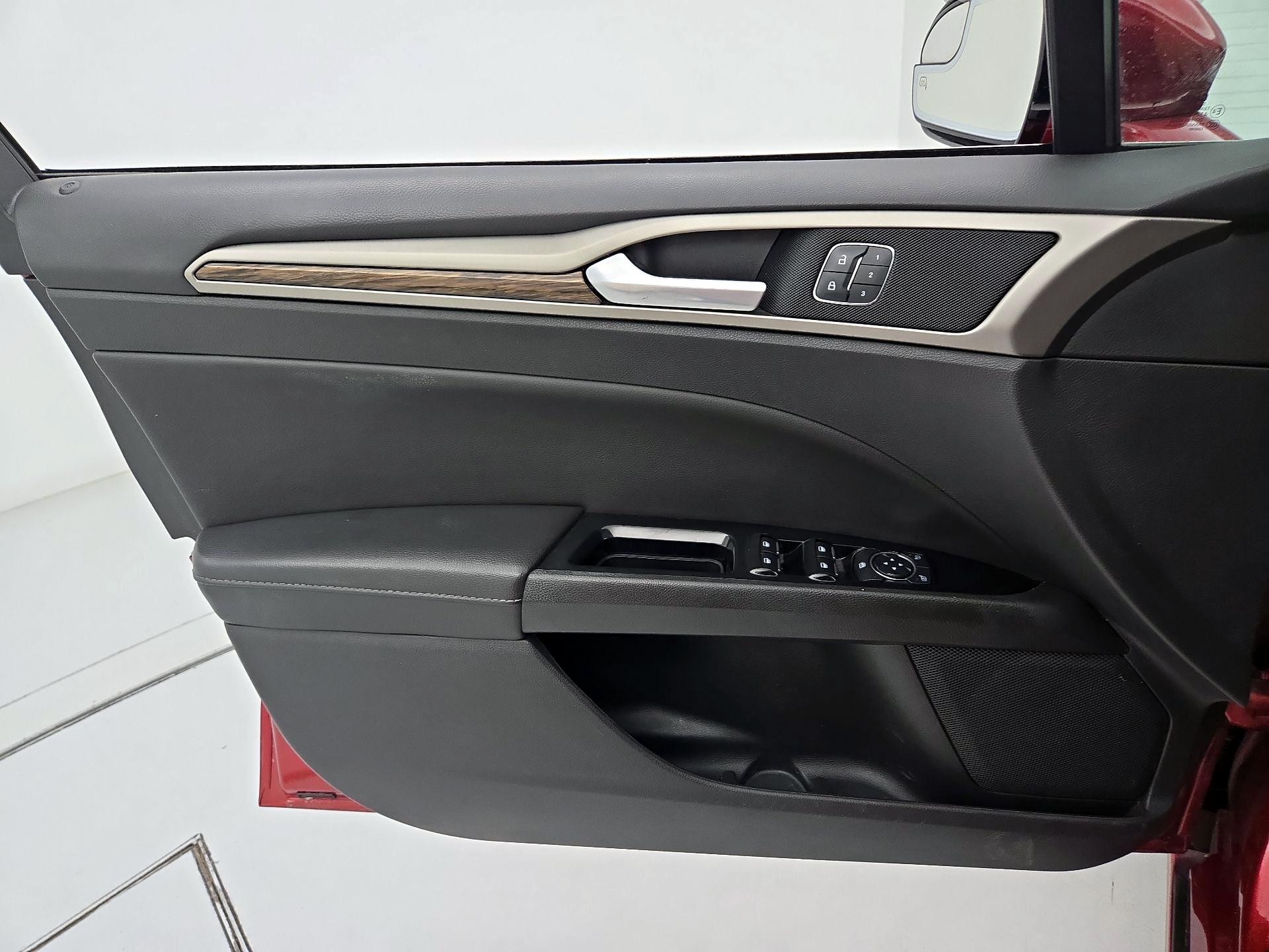 Thumbnail: 2014 Ford Fusion - 12