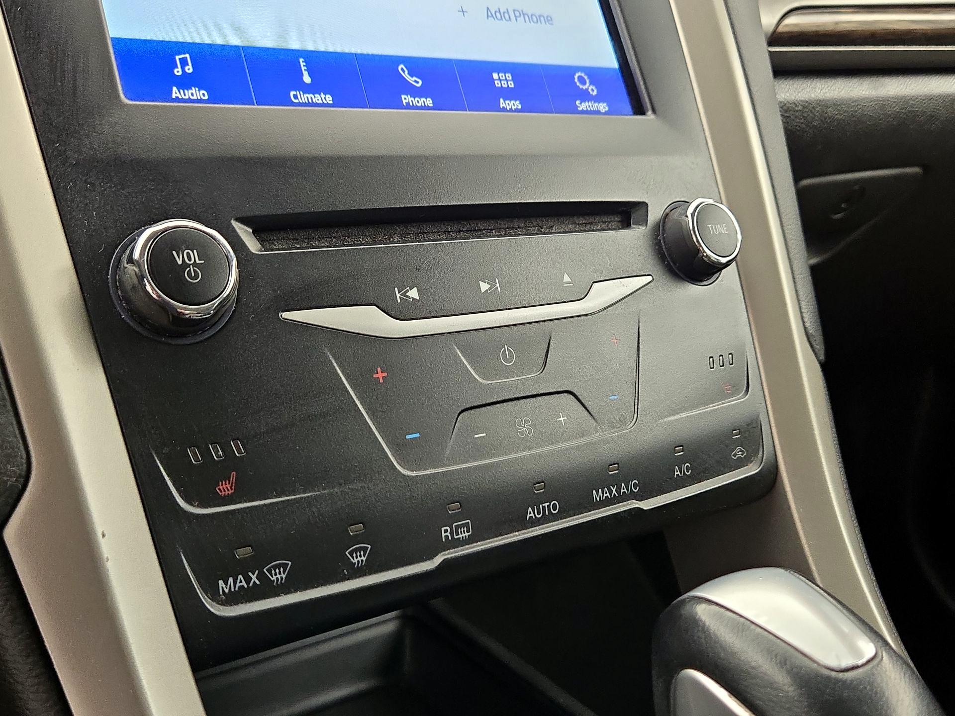 Thumbnail: 2014 Ford Fusion - 15