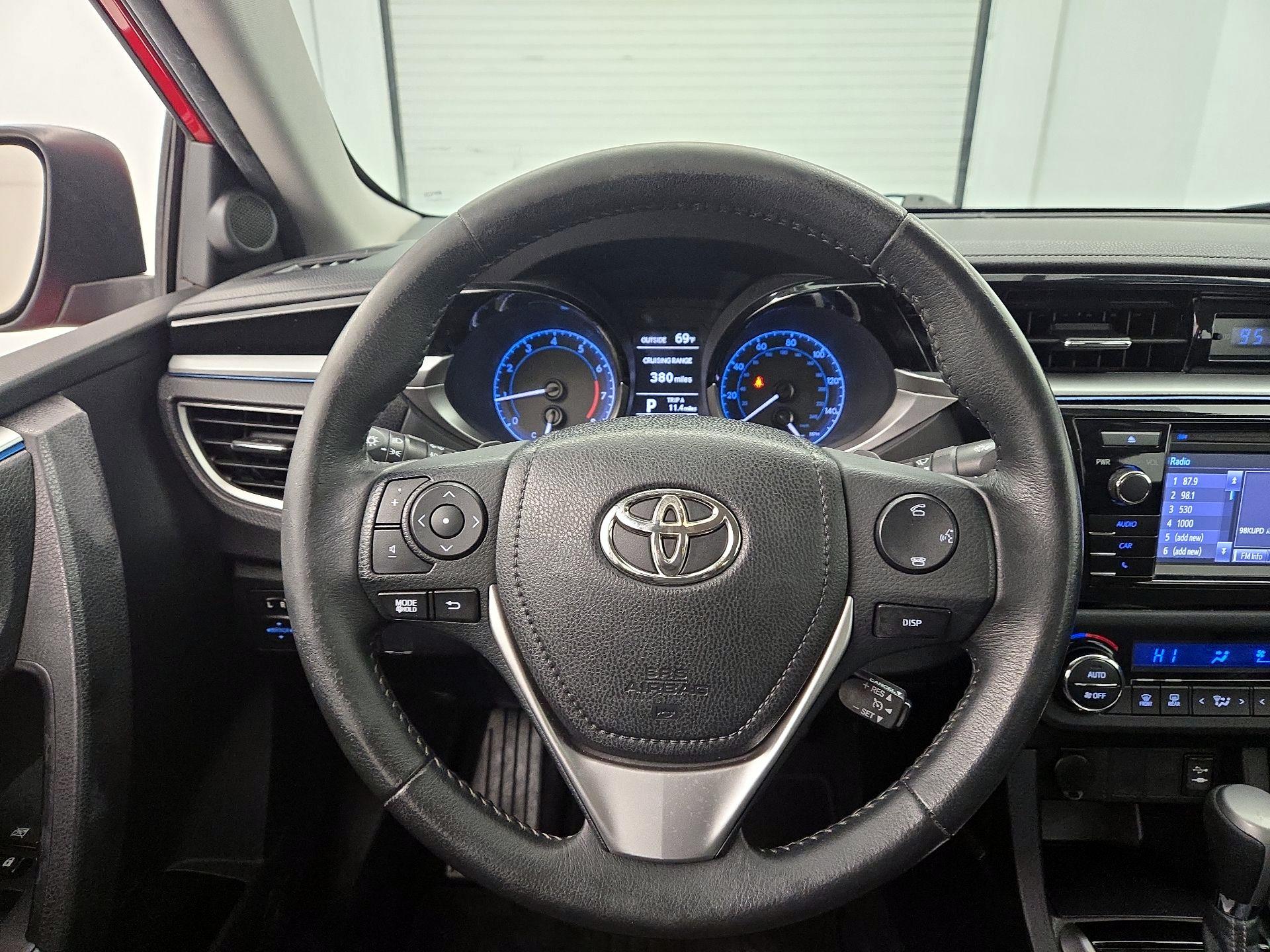 Thumbnail: 2015 Toyota Corolla - 10